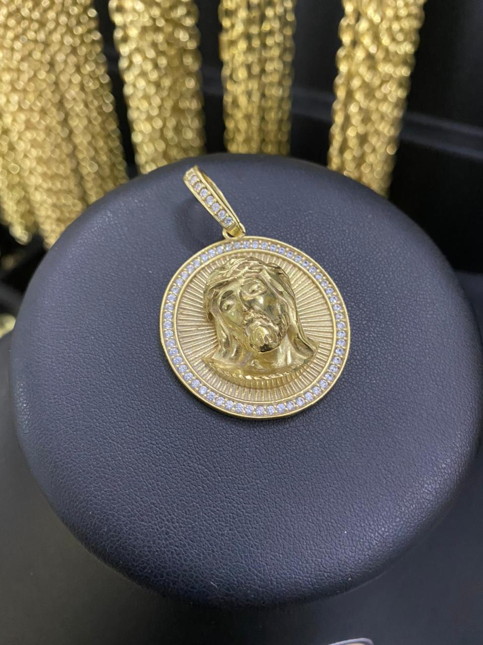 PINGENTE MEDALHA ROSTO DE CRISTO CRAVEJADO - WRDJOIAS