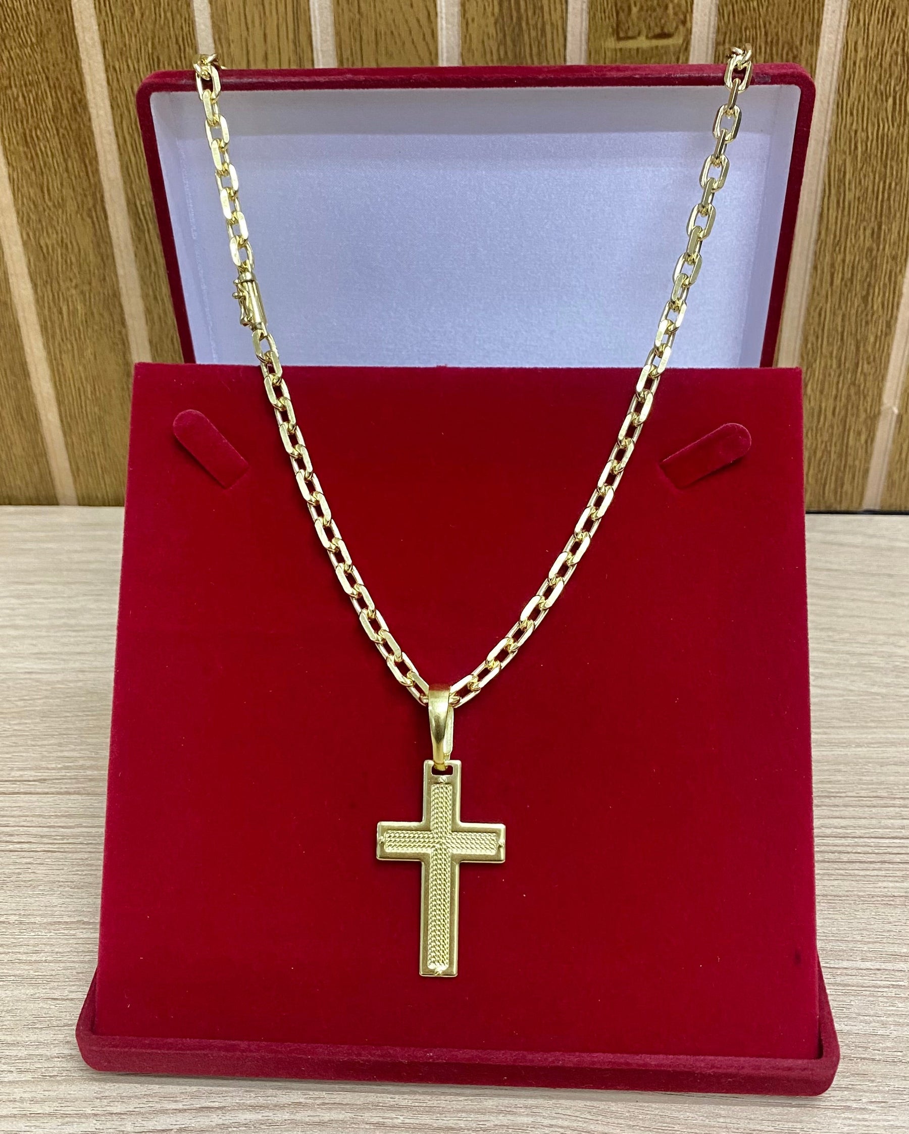 CORRENTE ELO CADEADO QUINA 8MM + PINGENTE BRINDE + PULSEIRA BRINDE