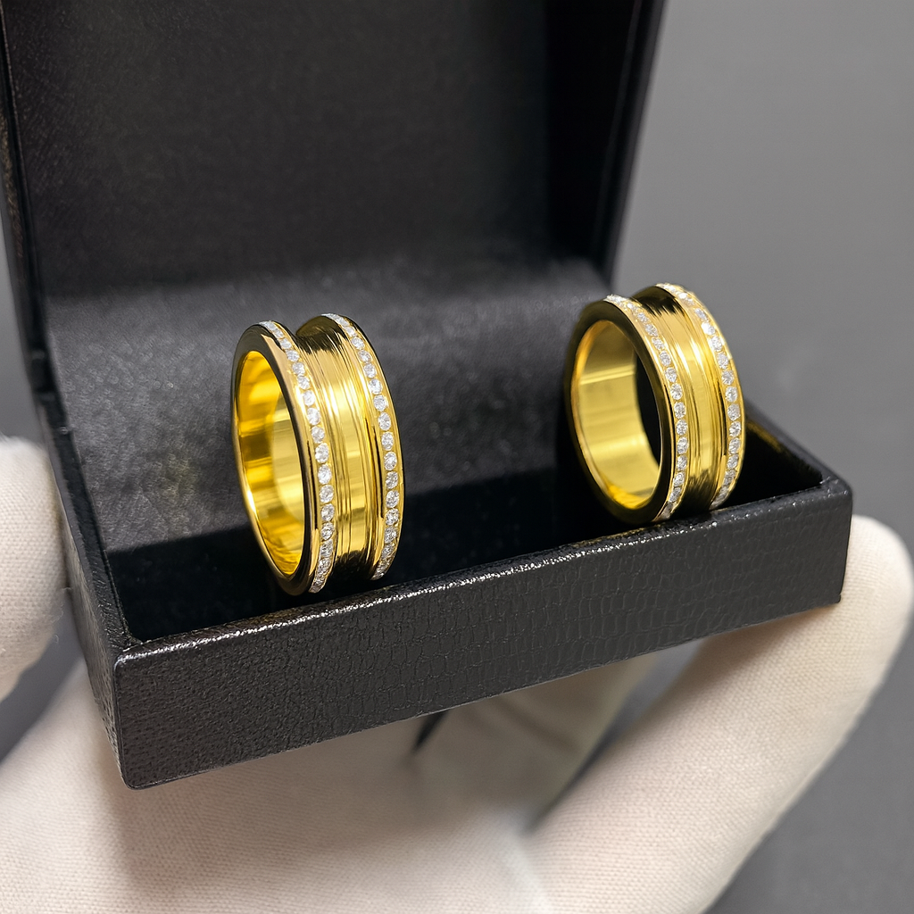 PAR DE ALIANÇAS MOD BULGARIA 8MM CRAVEJADA