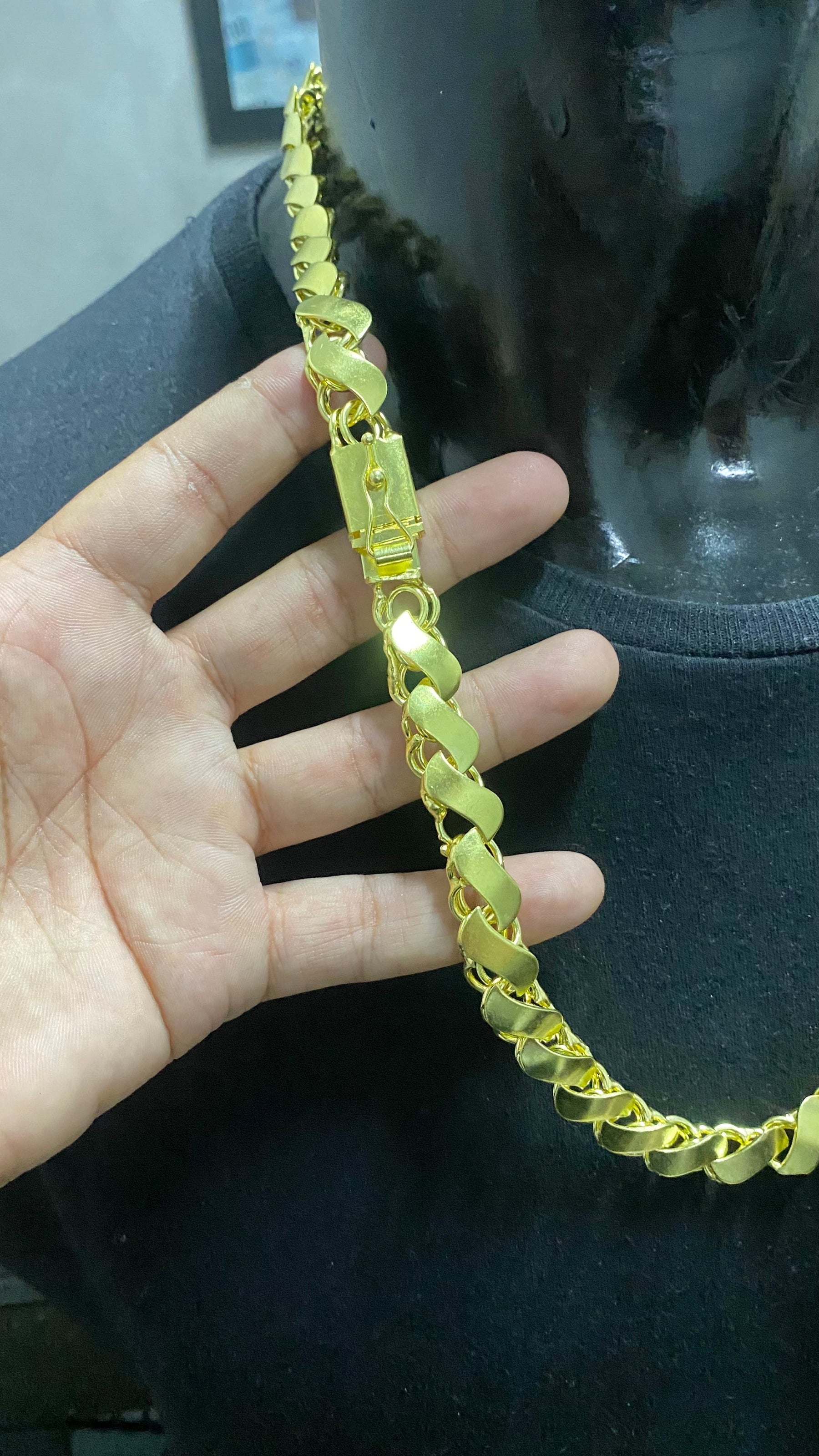 CORRENTE ELO FRISO S 12MM + PINGENTE TREVO DA SORTE CRAVEJADO + BRINDE PULSEIRA