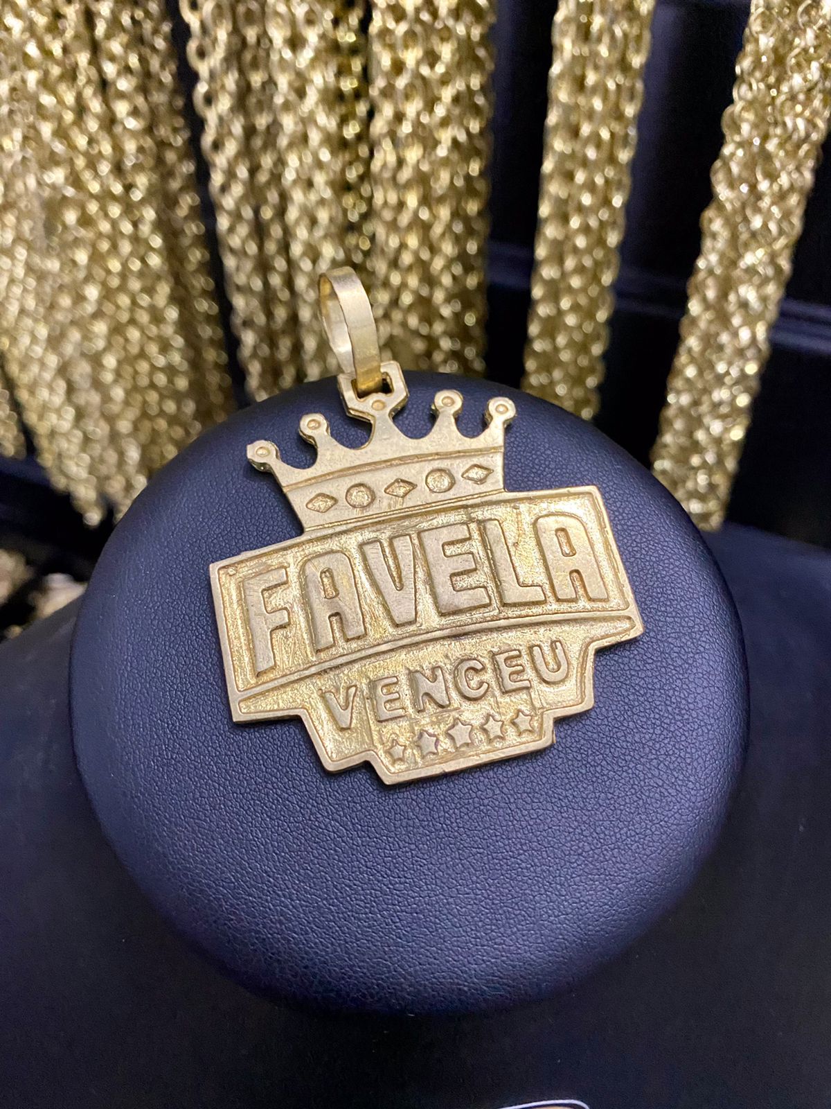 PINGENTE FAVELA VENCEU - WRDJOIAS