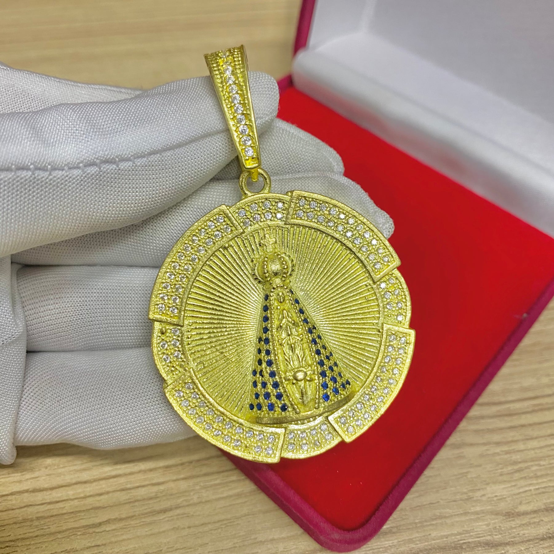 PINGENTE NOSSA SENHORA CRAVEJADO