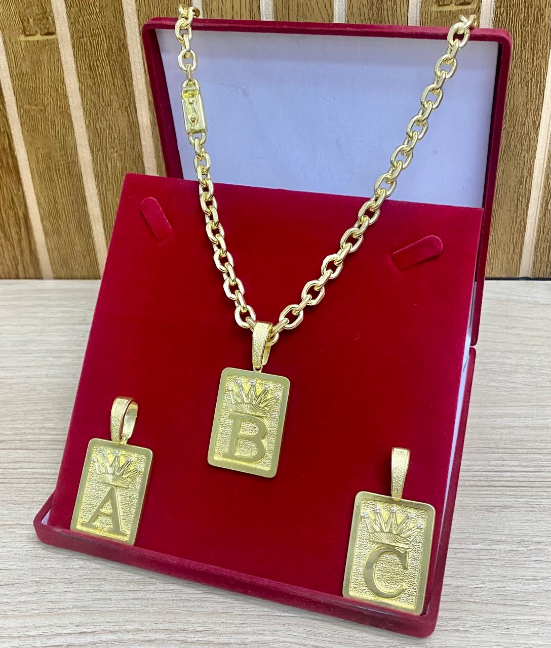 CORRENTE ELO CADEADO QUINA 10MM + PINGENTE LETRA COROA CRAV