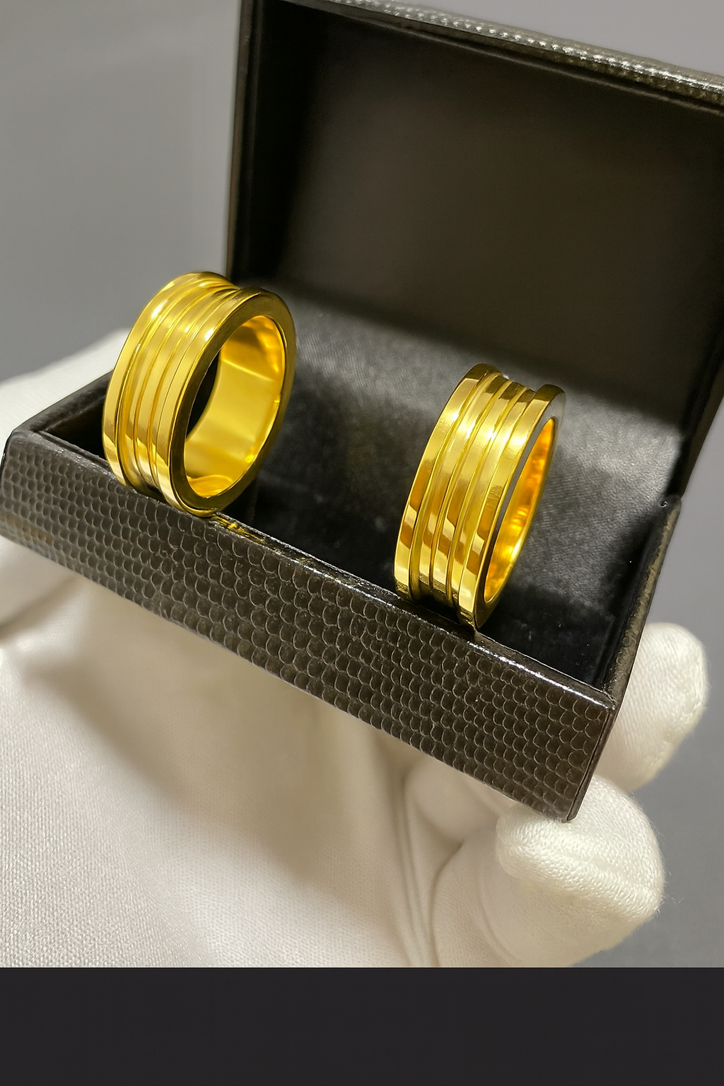 PAR DE ALIANÇAS MOD BULGARI 02 FRISOS 10MM