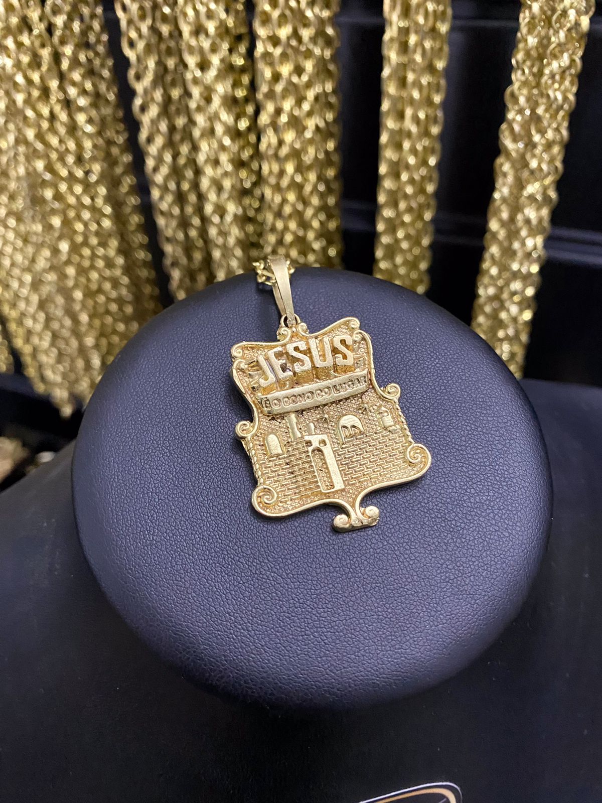 PINGENTE IGREJA JESUS É O DONO DO LUGAR - WRDJOIAS