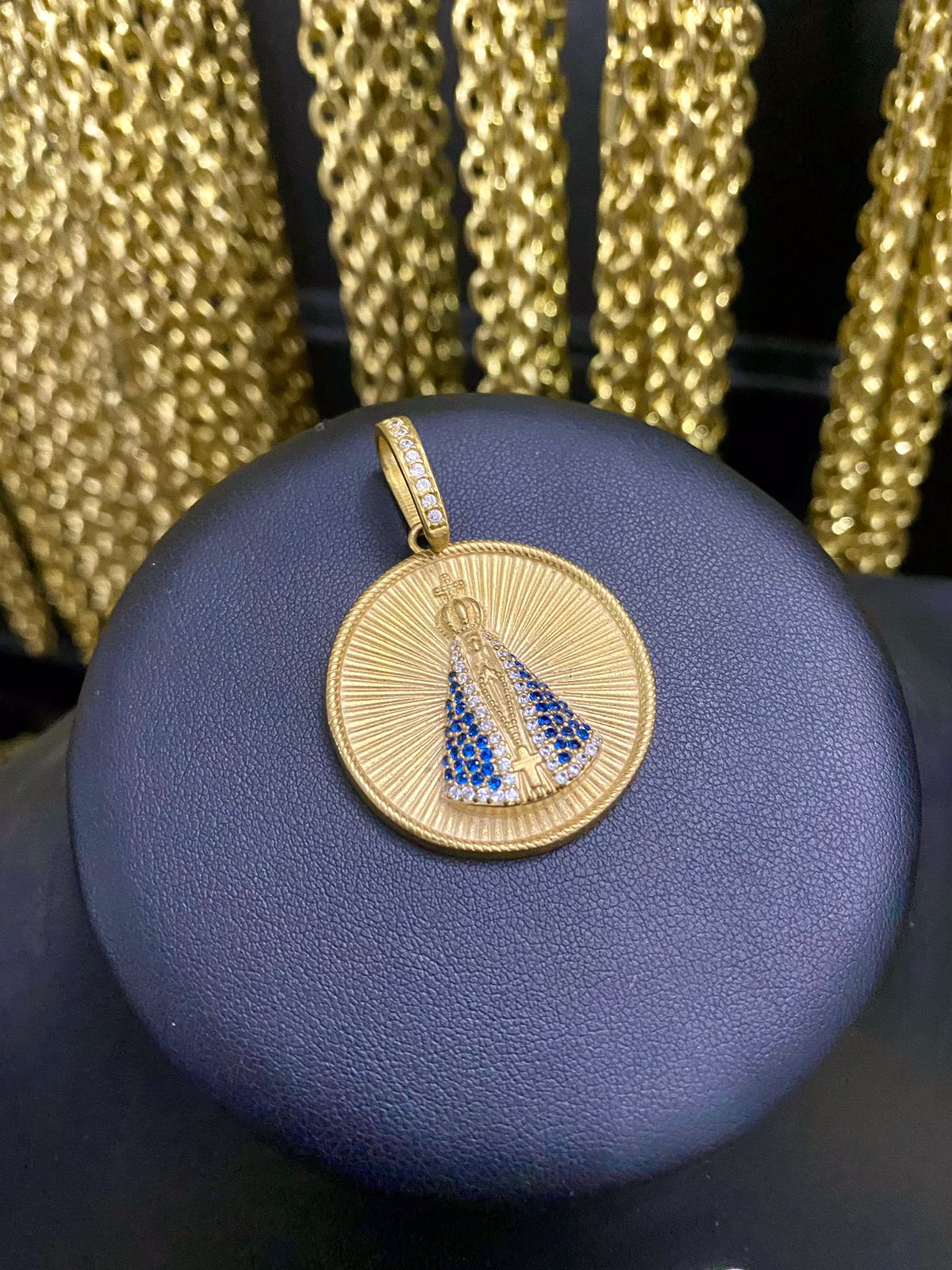 PINGENTE MEDALHA SANTA CRAVEJADA - WRDJOIAS