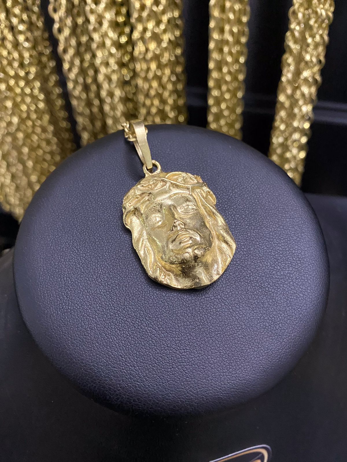 PINGENTE FACE CRISTO MÉDIO - WRDJOIAS