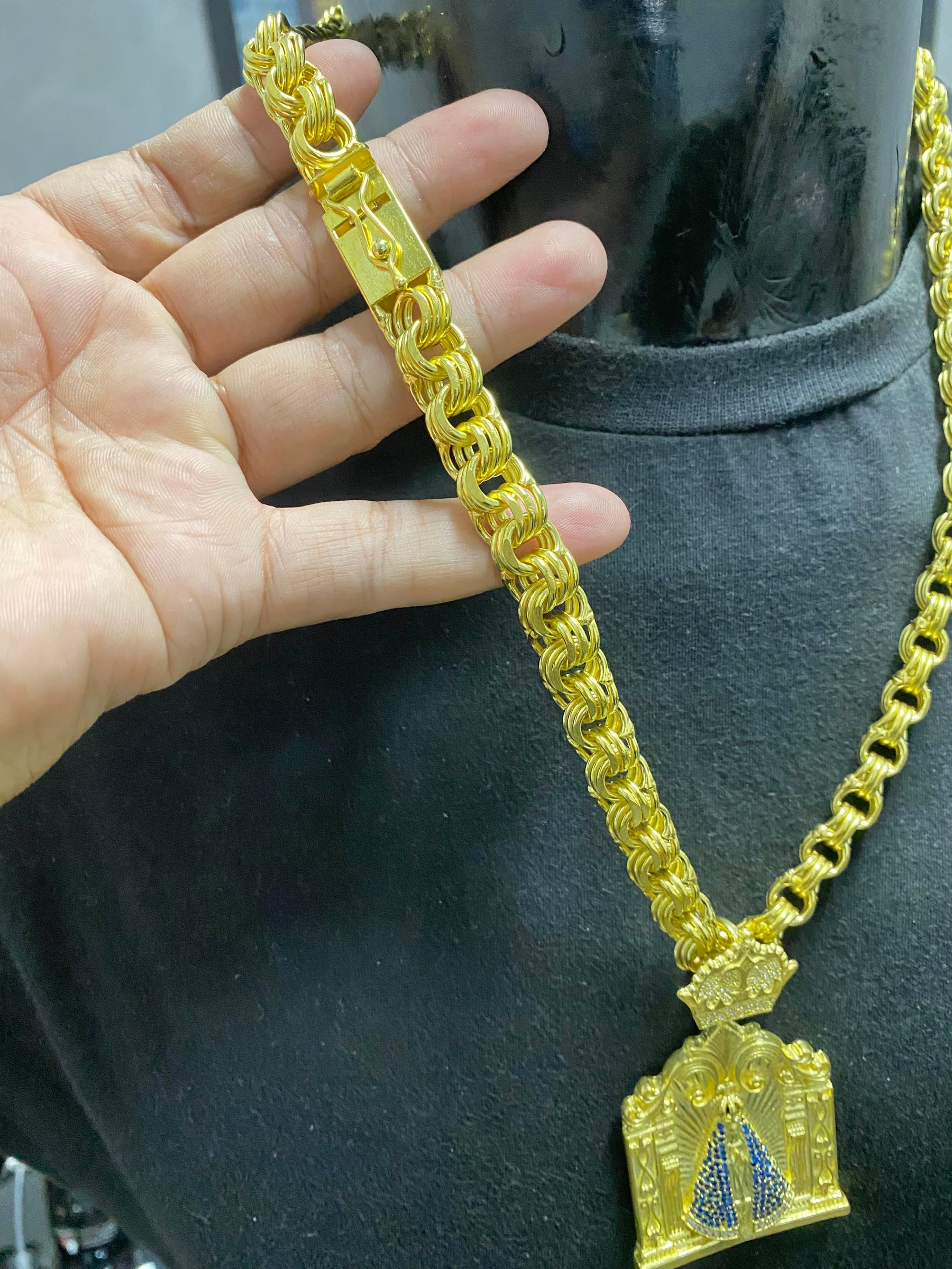 CORRENTE ELO FRISO TRIPLO 14MM + PINGENTE SANTA PERSONALIZADA - WRDJOIAS