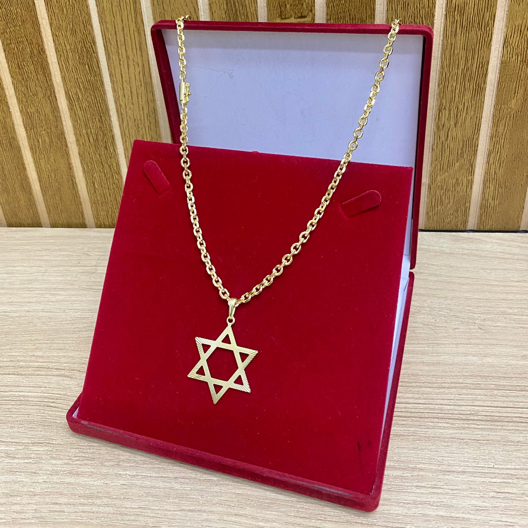 CORRENTE ELO CADEADO QUINA 6MM + PINGENTE BRINDE + PULSEIRA DE BRINDE