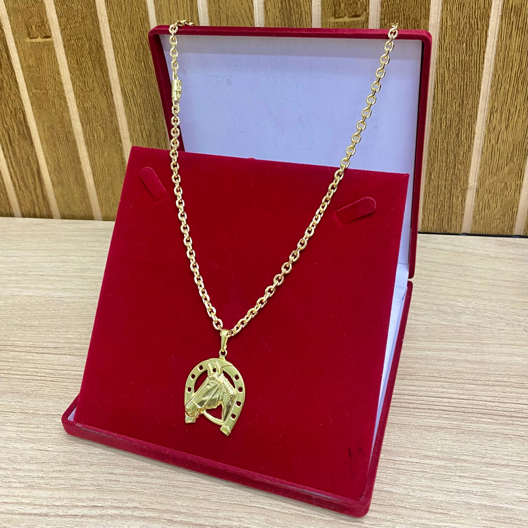 CORRENTE ELO CADEADO QUINA 6MM + PINGENTE BRINDE + PULSEIRA DE BRINDE