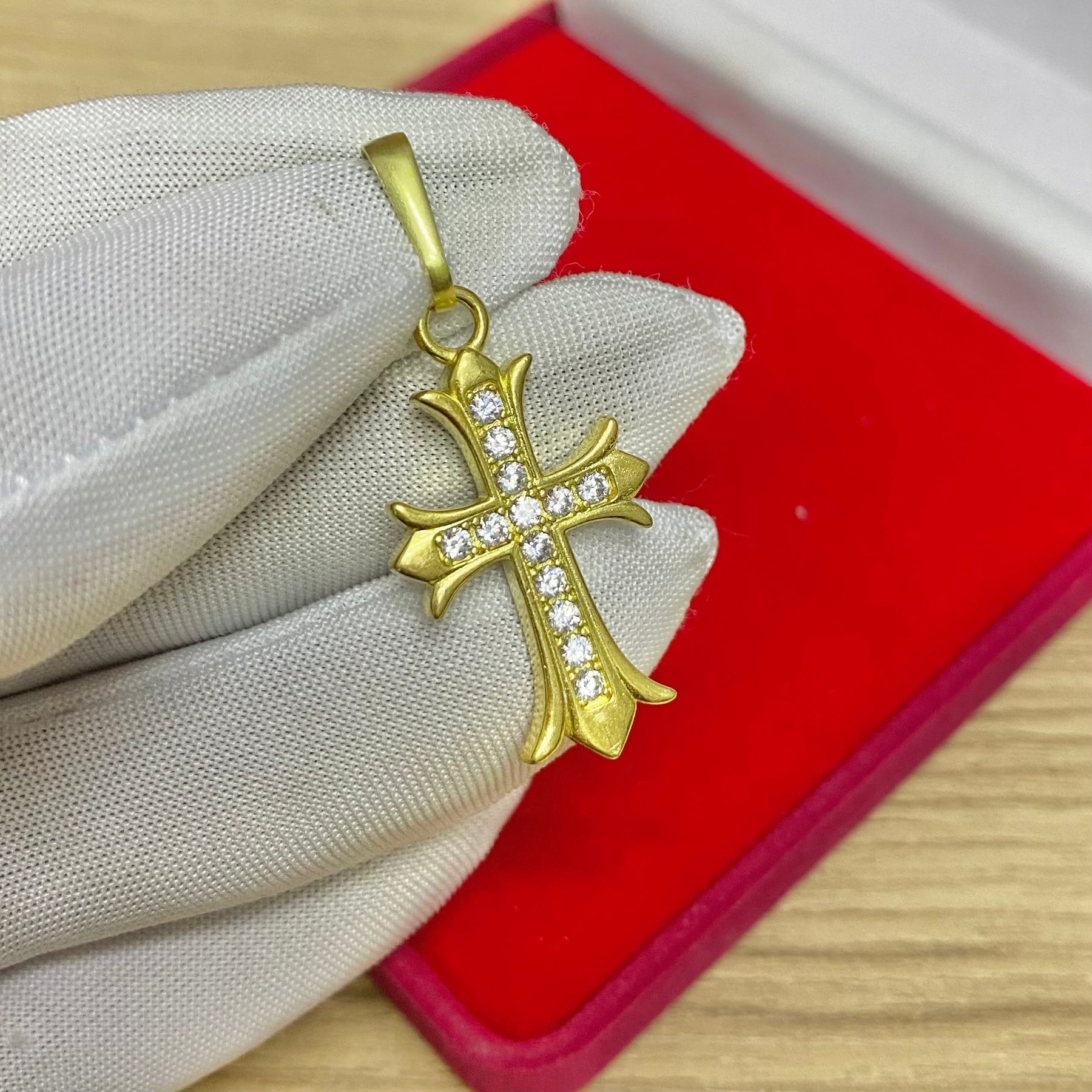 PINGENTE CRUZ CRAVEJADA