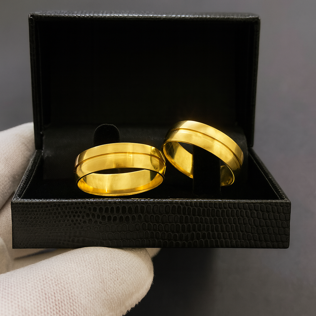 PAR DE ALIANÇAS MOD BOLEADO FRISO CENTRAL 8MM