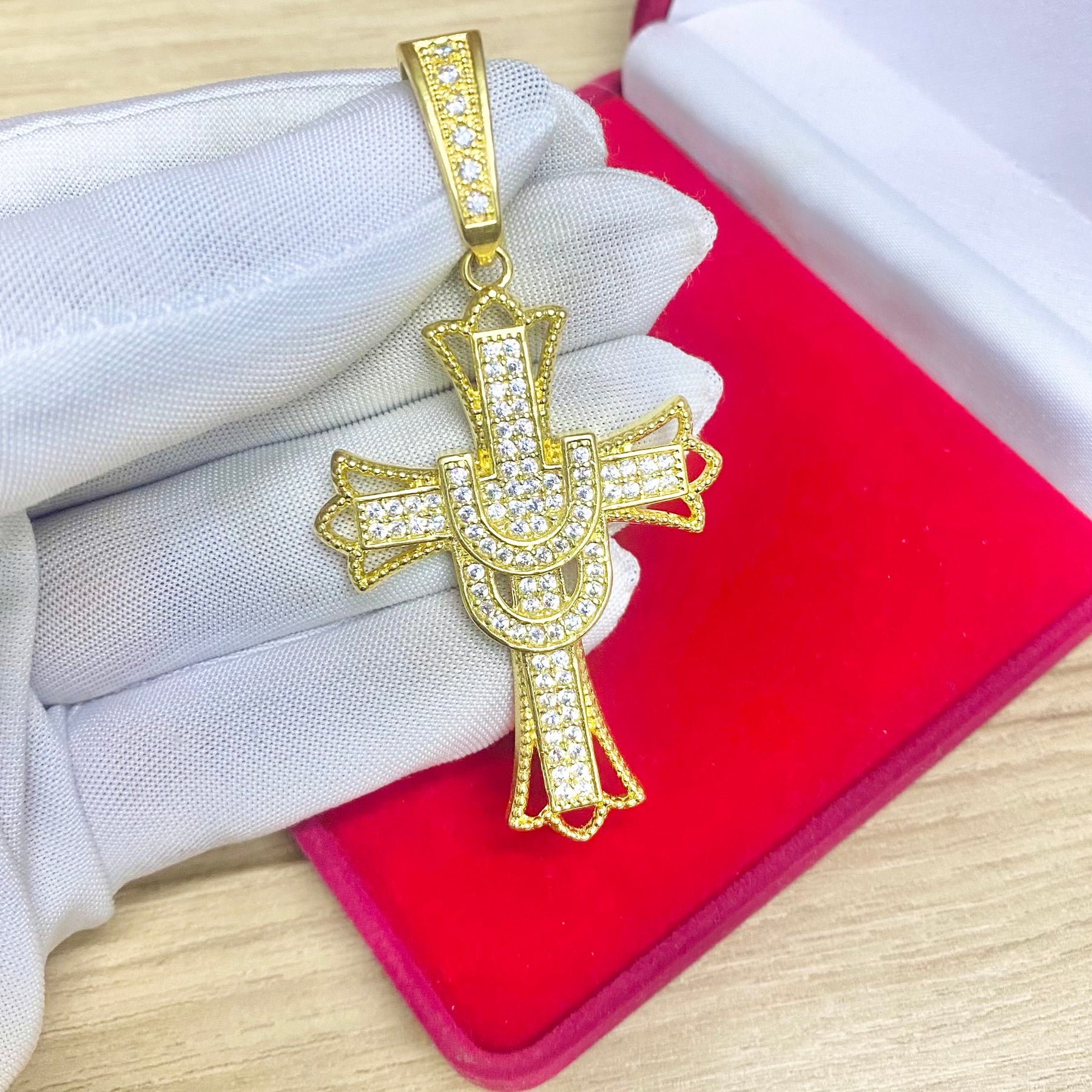 PINGENTE CRUSCIFIXO CRAVEJADO G