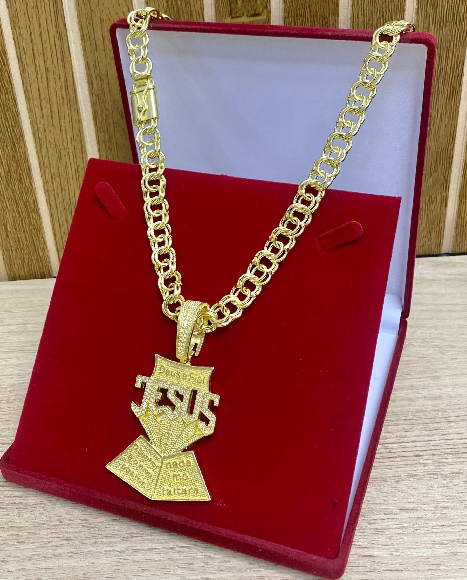 CORRENTE ELO FRISO DUPLO 12MM + PINGENTE JESUS BIBLIA