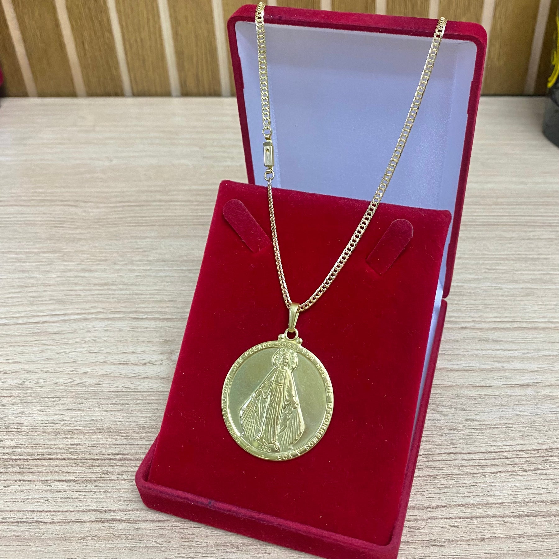 KIT CORRENTE ELO GRUMET 2MM + PULSEIRA BRINDE + PINGENTE BRINDE