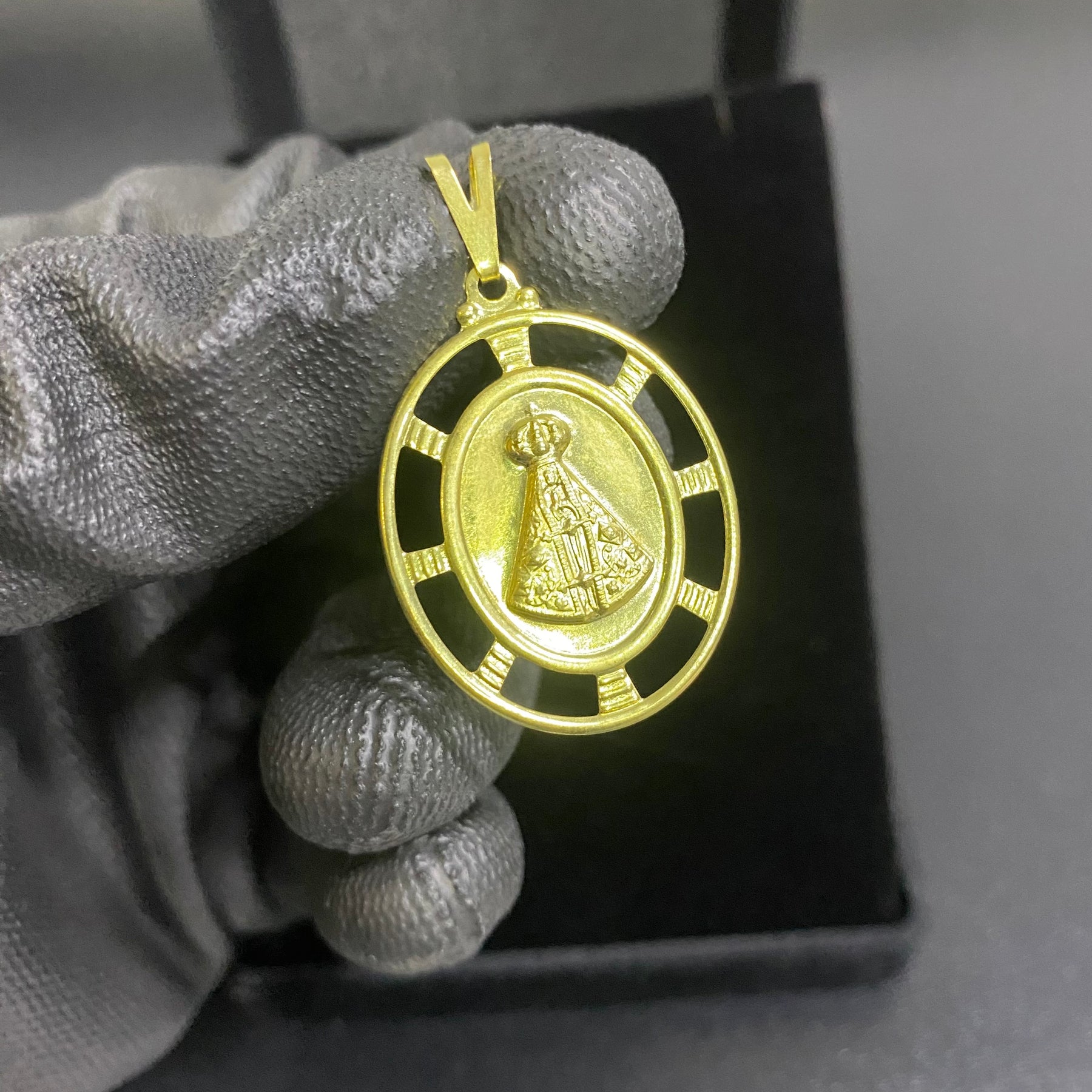 PINGENTE NOSSA SENHORA RAIOS DE LUZ