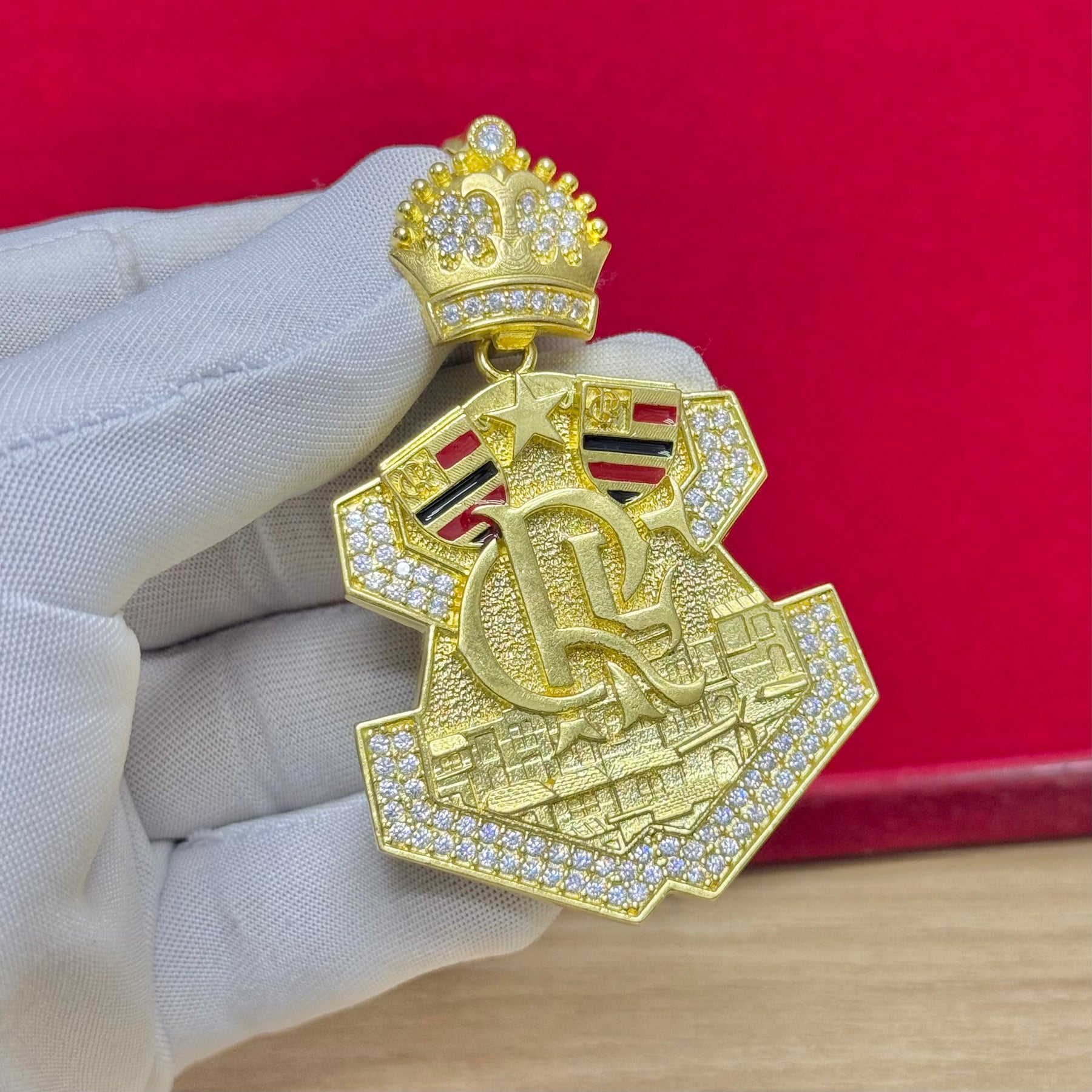 PINGENTE PERSONALIZADO FLAMENGO CRAVEJADO C/ RESINA