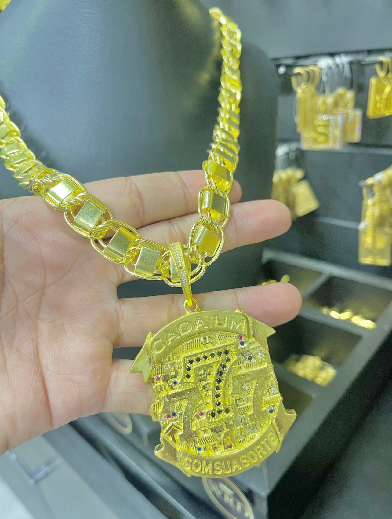 CORRENTE ELO DUBAI 16MM + PINGENTE 777 CADA UM COM A SUA SORTE