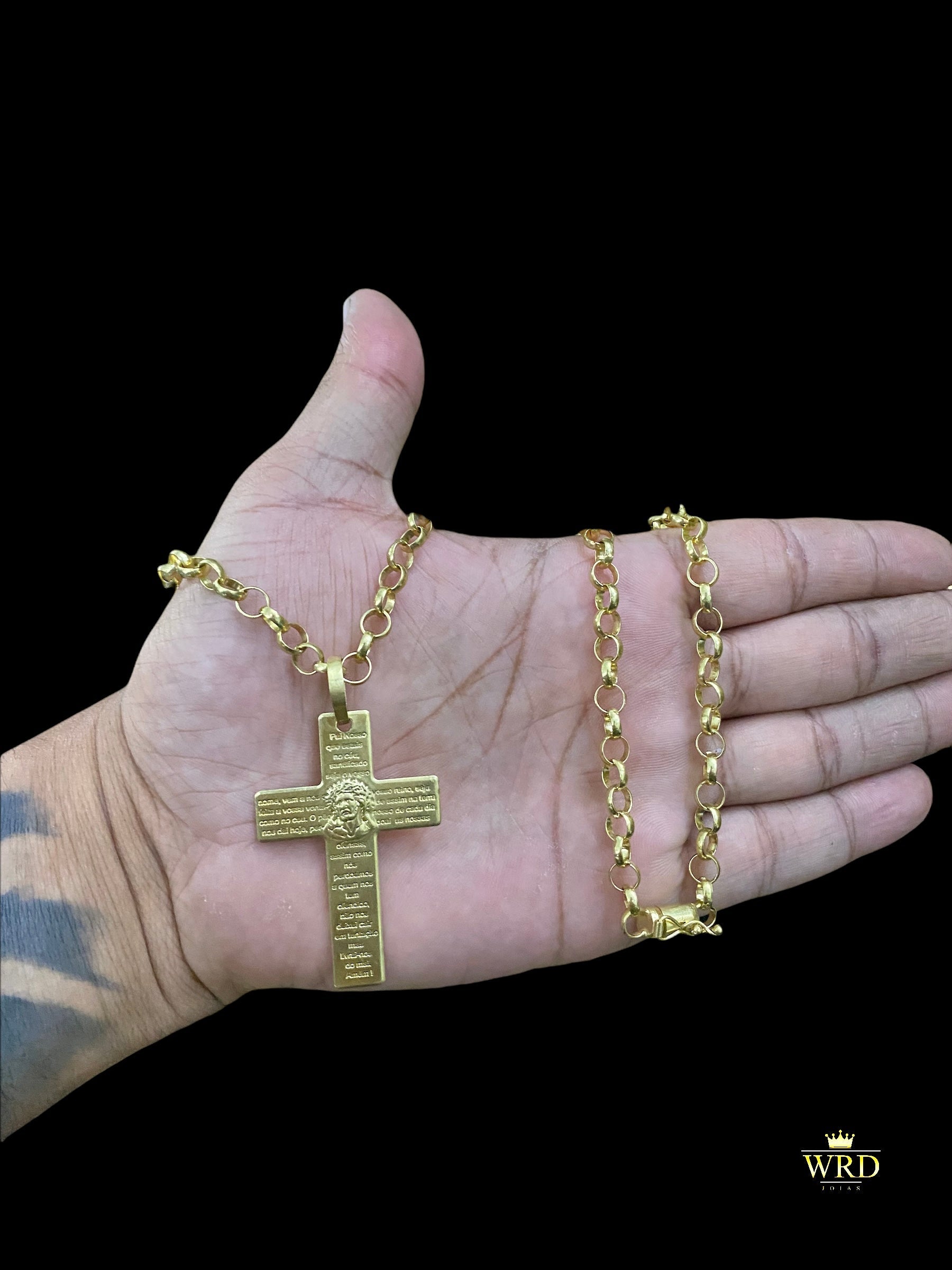 CORRENTE ELO PORTUGUÊS 7MM COM PINGENTE CRUCIFIXO BIBLIA - WRDJOIAS