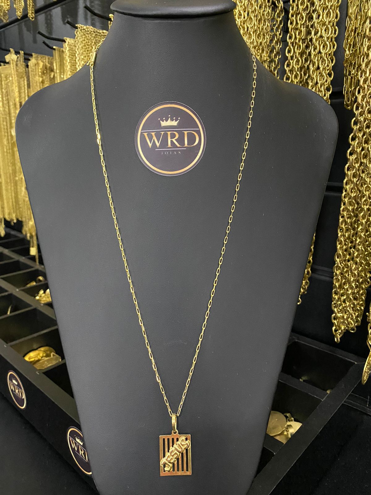 CORRENTE CADEADO LONG + PINGENTE PLACA JESUS - WRDJOIAS