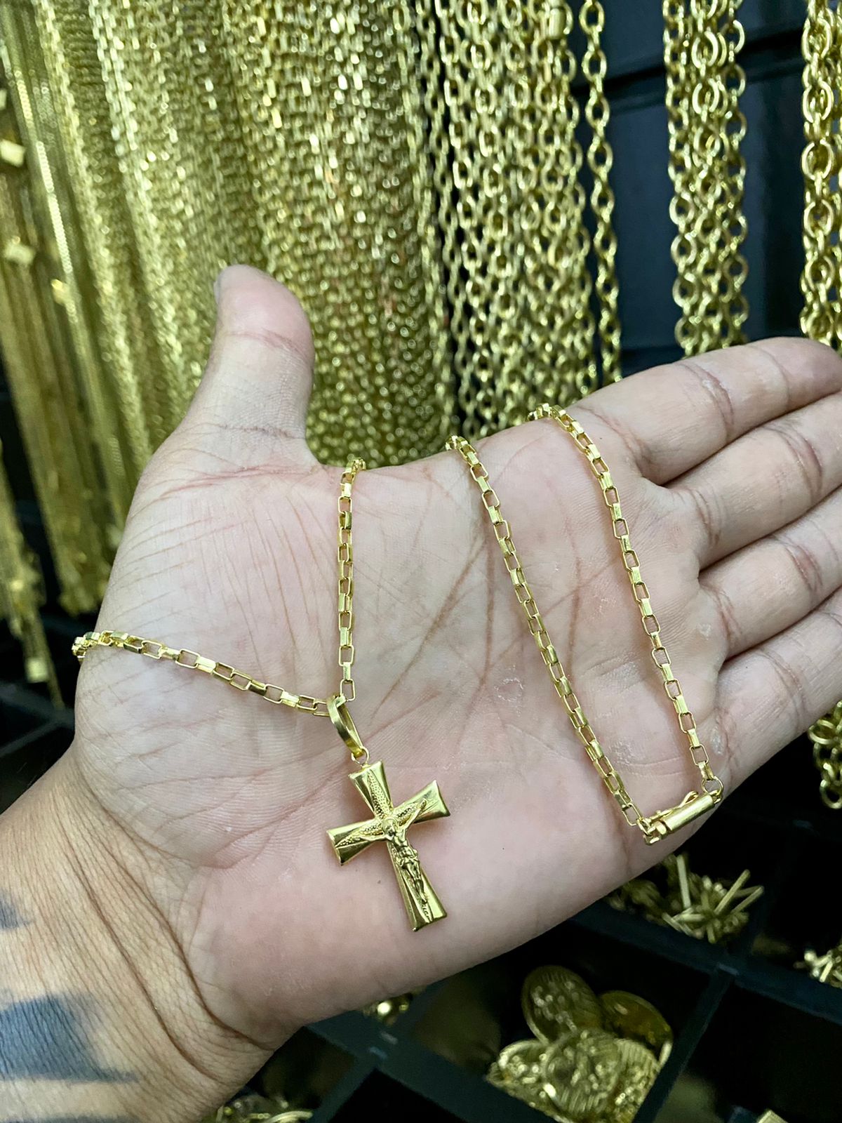 CORRENTE TIJOLINHO + PINGENTE CRUZ JESUS CRISTO - WRDJOIAS