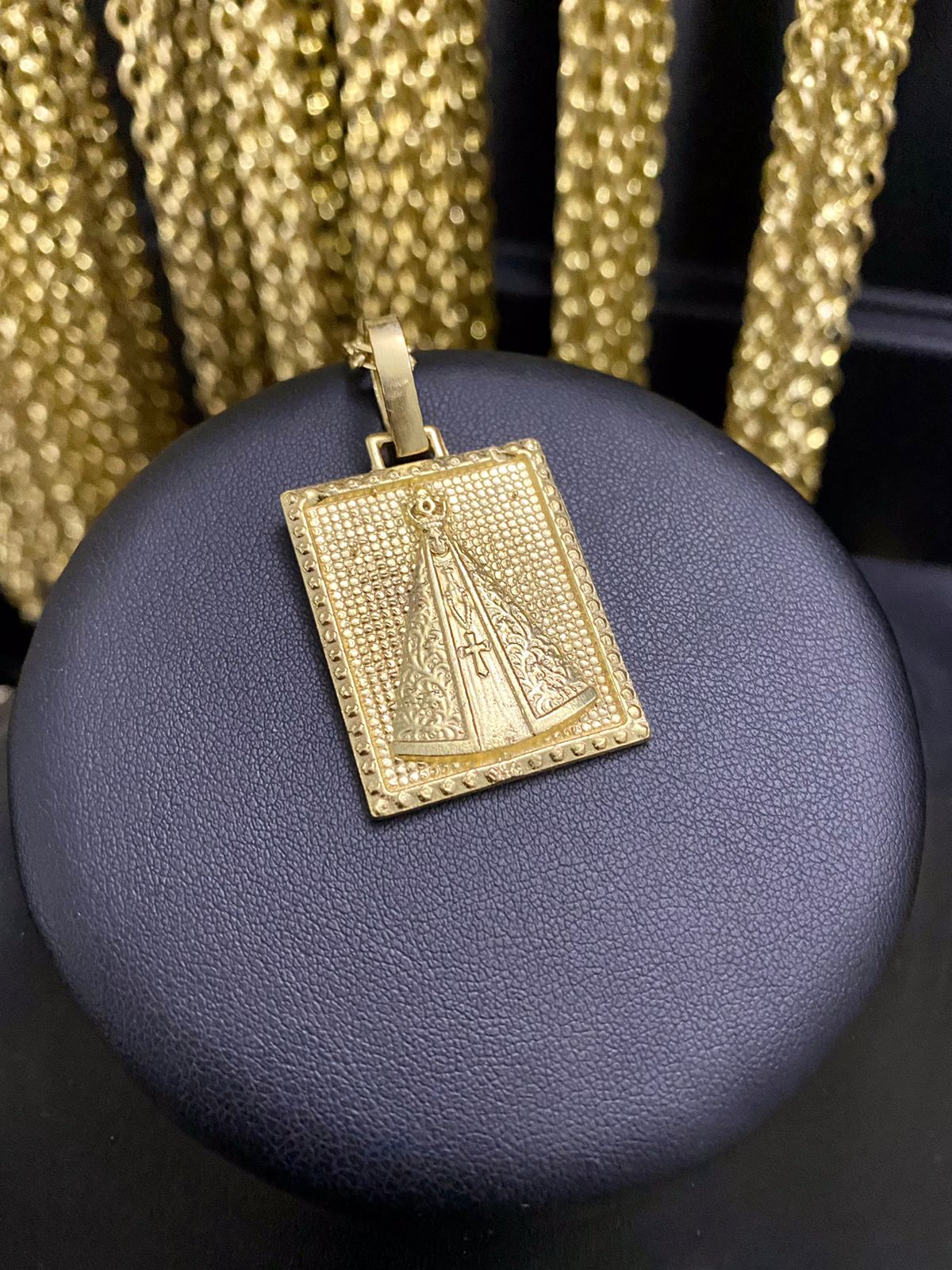 PINGENTE PLACA PEQUENA SANTA - WRDJOIAS