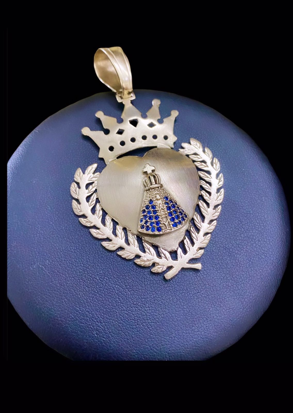 PINGENTE CORAÇÃO SANTA CRAVEJADO - WRDJOIAS