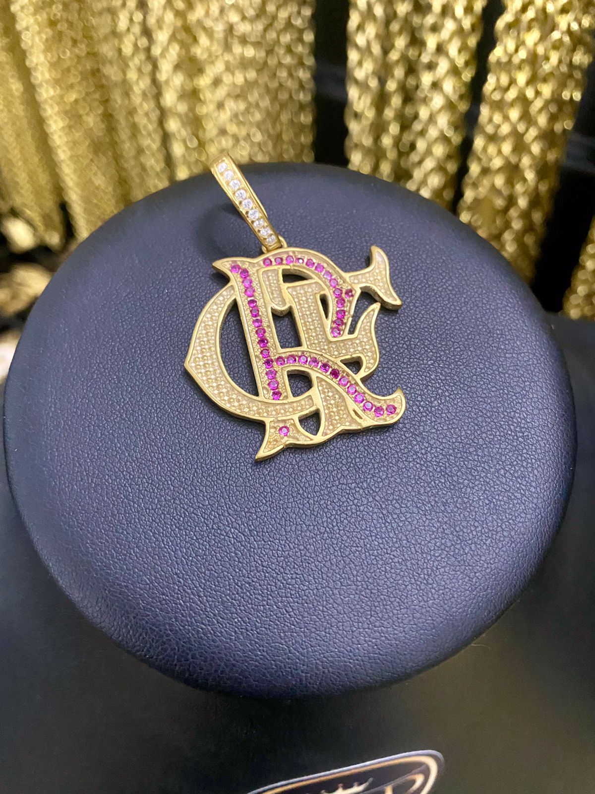 PINGENTE CRF FLAMENGO CRAVEJADO (ROSA) - WRDJOIAS