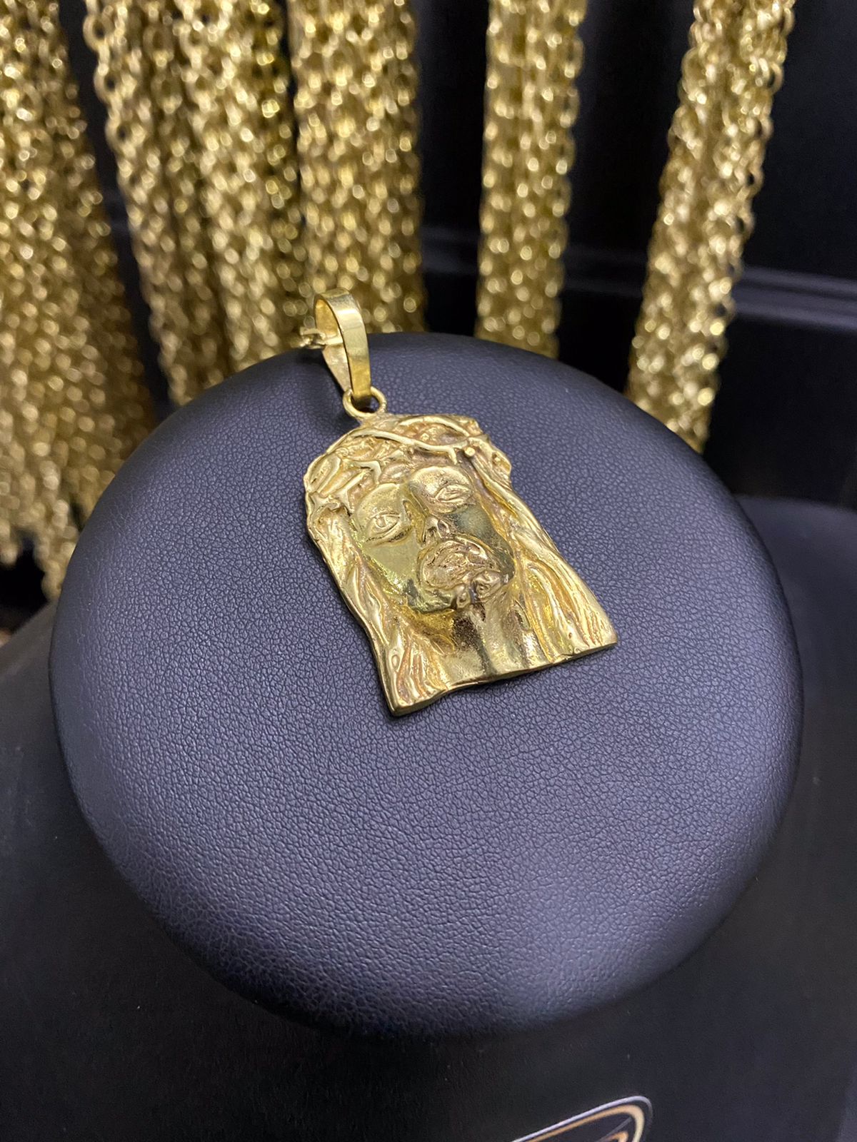 PINGENTE ROSTO CRISTO QUADRADO MÉDIO - WRDJOIAS