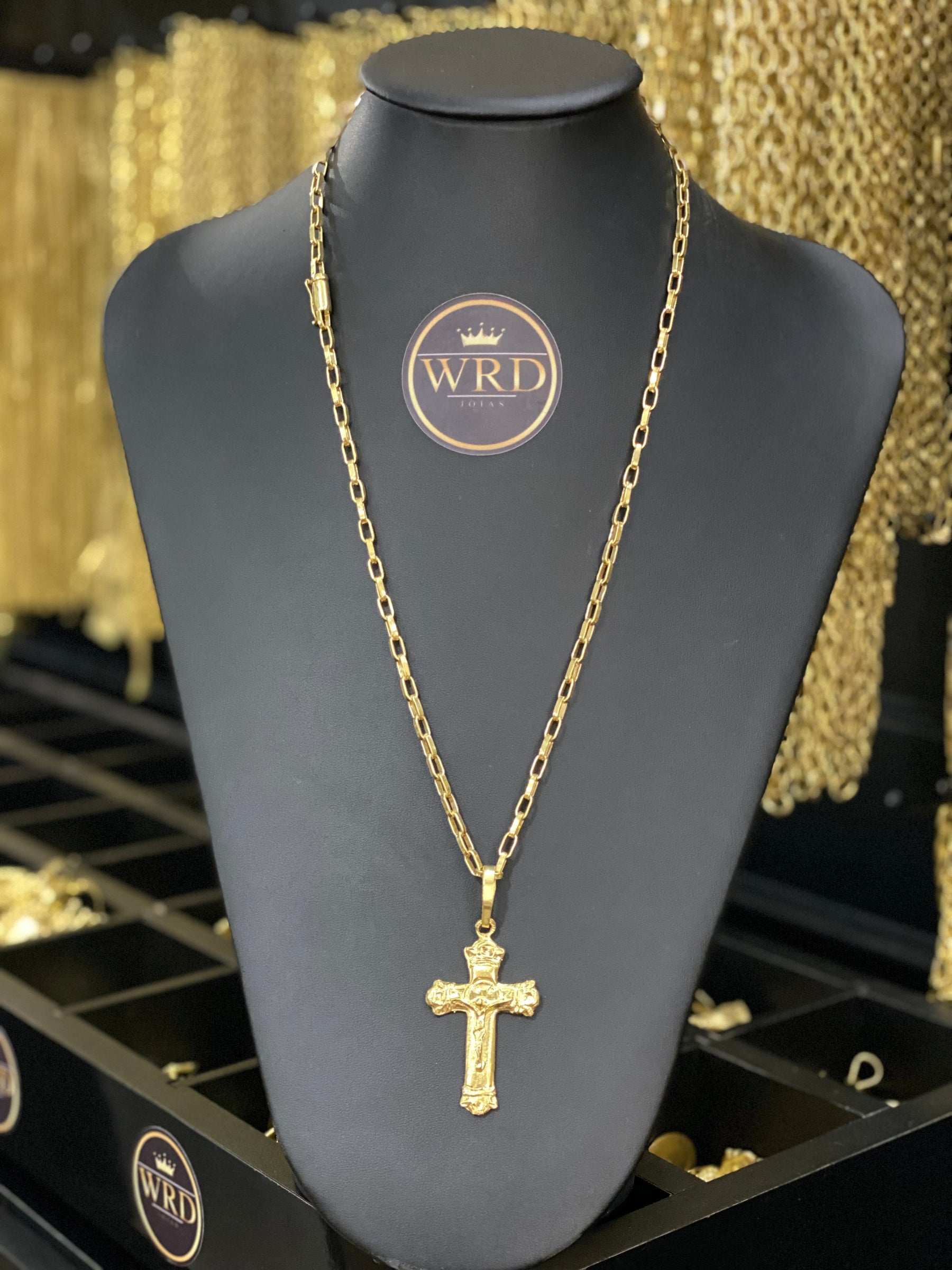 CORRENTE ELO TIJOLINHO 3MM COM PINGENTE CRUCIFIXO - WRDJOIAS