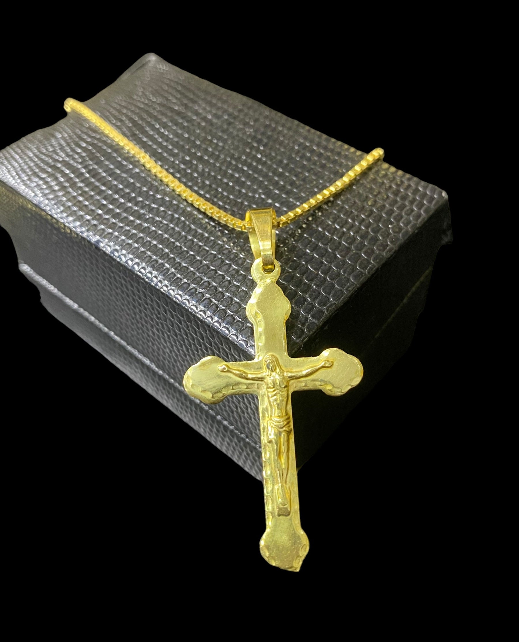 PINGENTE CRUZ COM JESUS DENTRO - WRDJOIAS