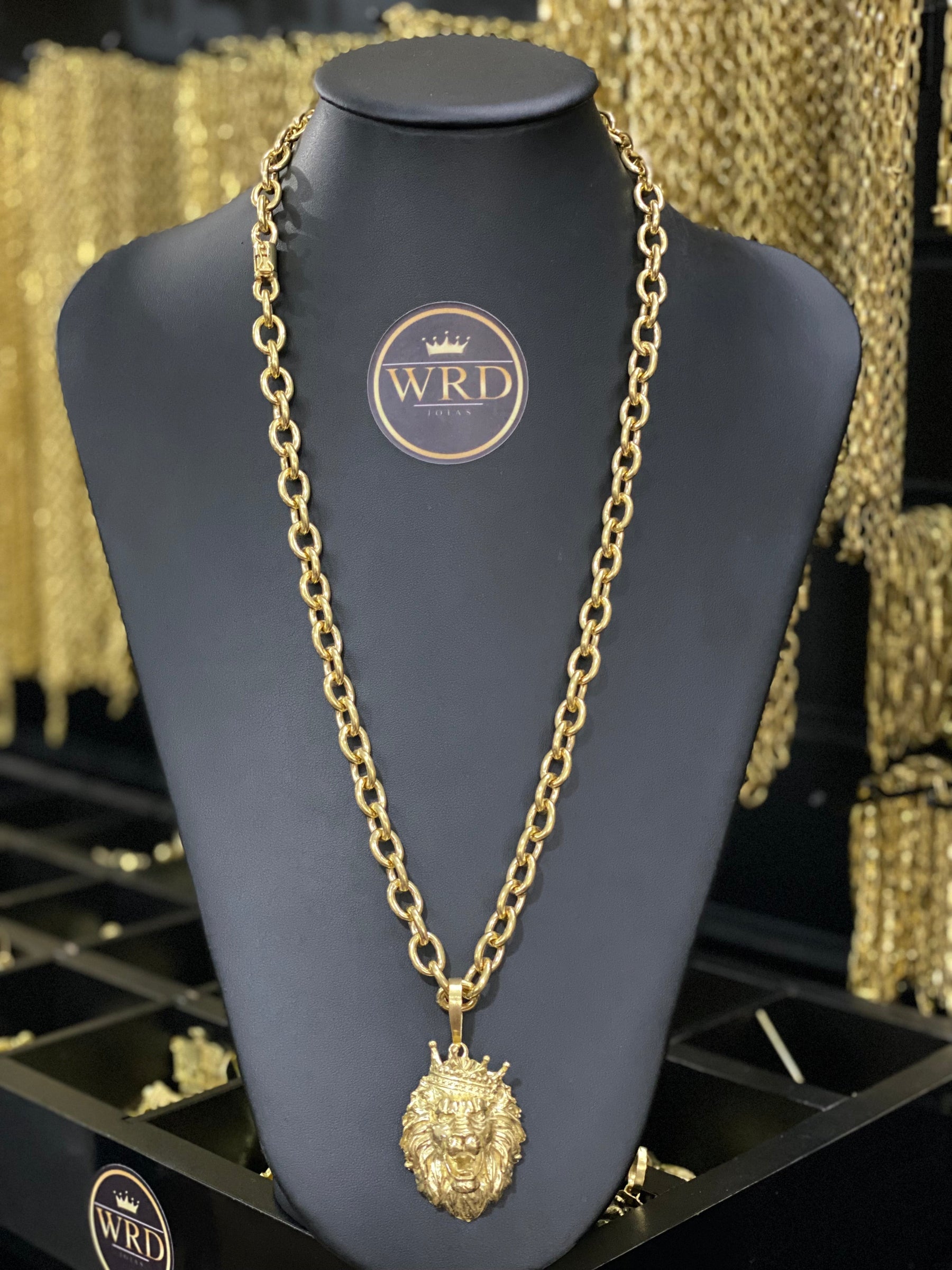 CORRENTE ELO CADEADO 10MM COM PINGENTE LEÃO COM COROA - WRDJOIAS