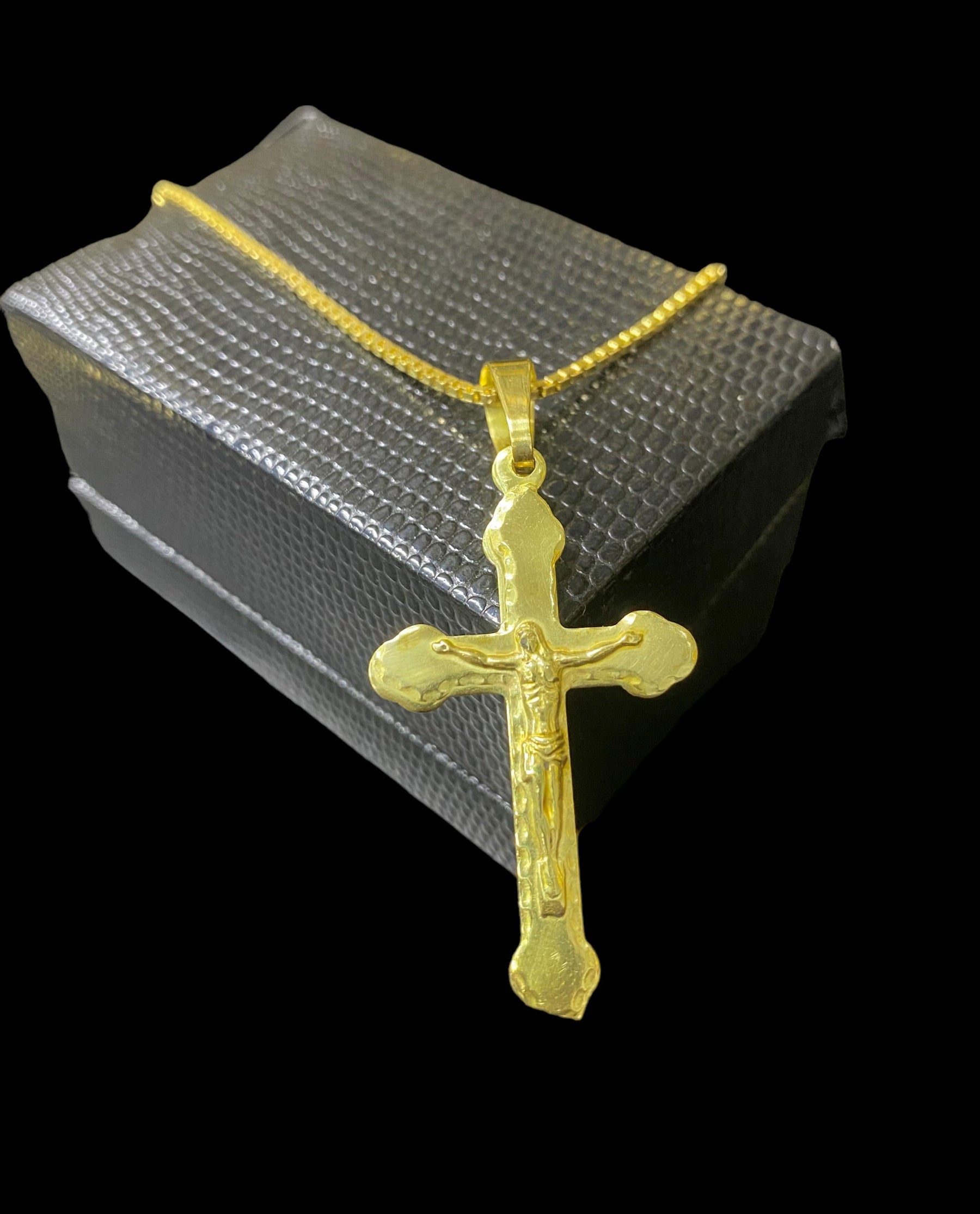 PINGENTE CRUZ COM JESUS DENTRO - WRDJOIAS