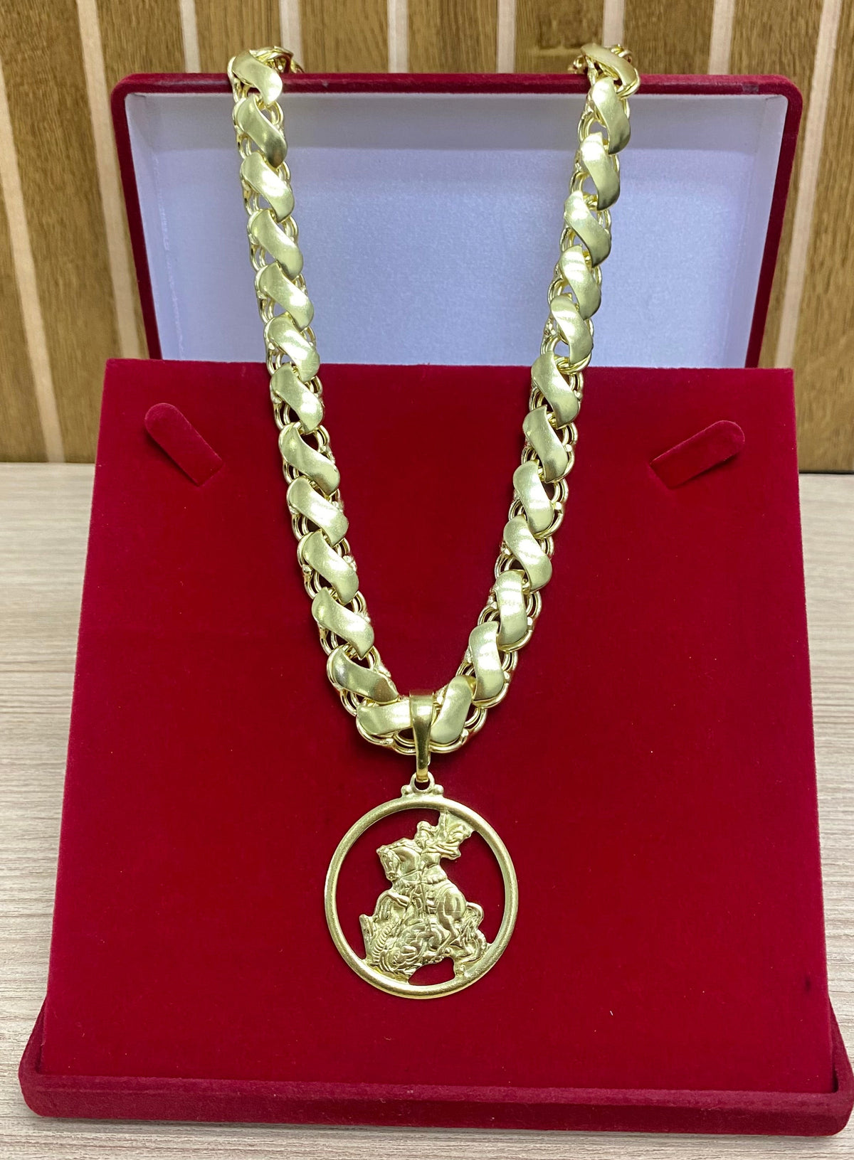 CORRENTE ELO FRISO S 12MM + PINGENTE SÃO JORGE VAZADA