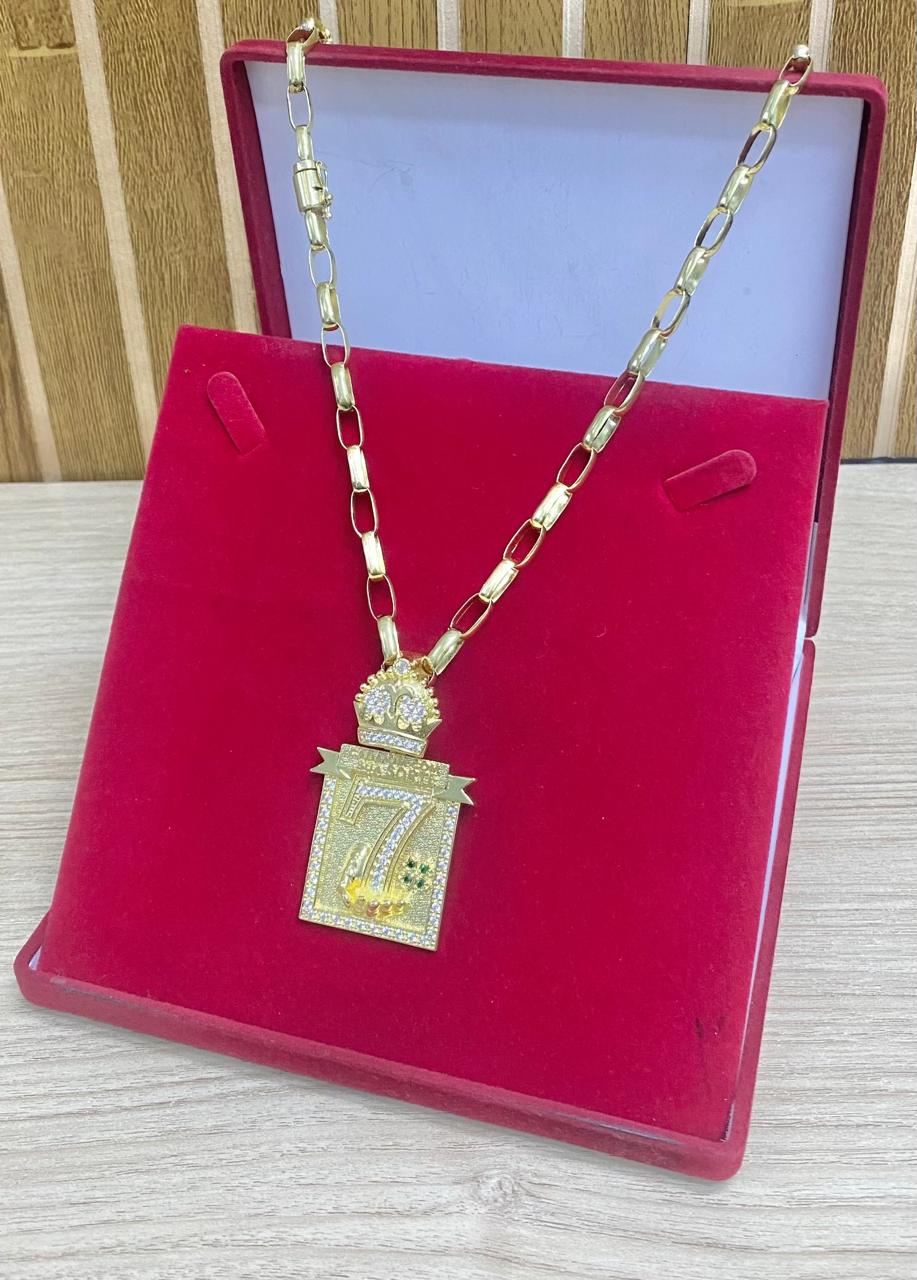 CORRENTE ELO CARTIER BOLEADO 7MM + PINGENTE 7 PLACA CRAV