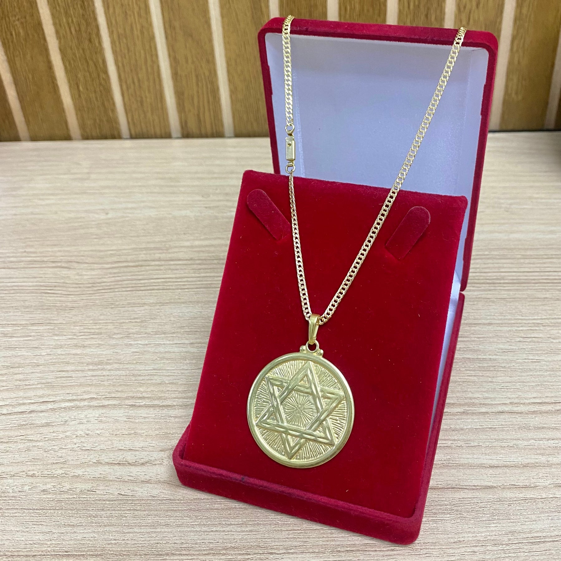 KIT CORRENTE ELO GRUMET 2MM + PULSEIRA BRINDE + PINGENTE BRINDE