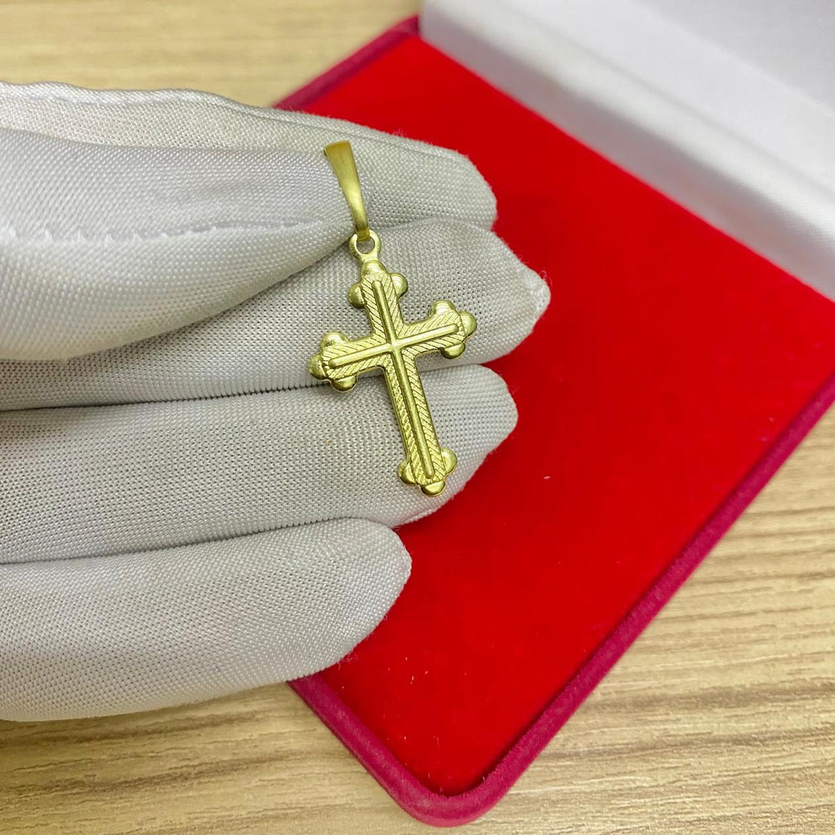 PINGENTE CRUCIFIXO PONTIADO