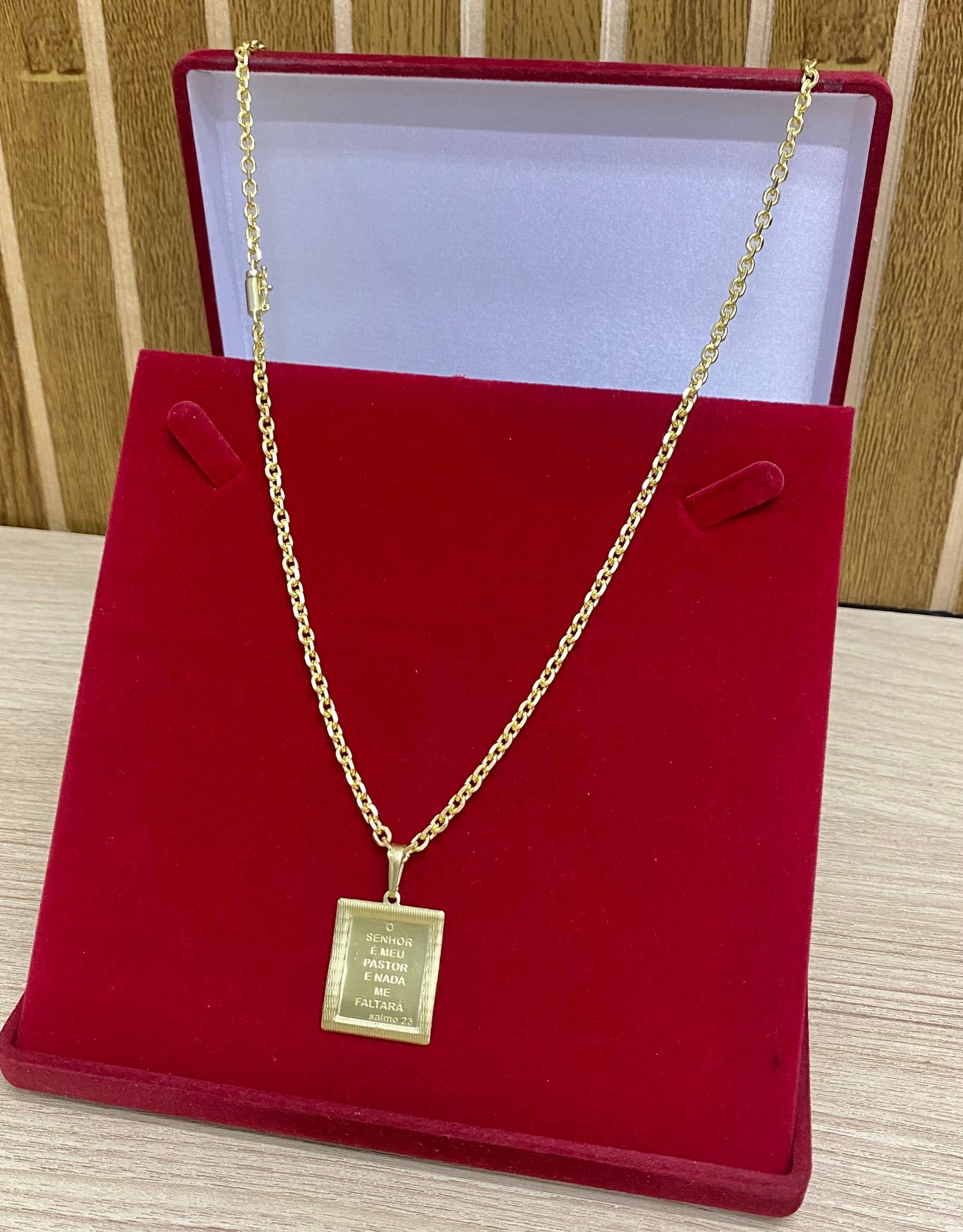 CORRENTE ELO CADEADO QUINA 4MM + PINGENTES