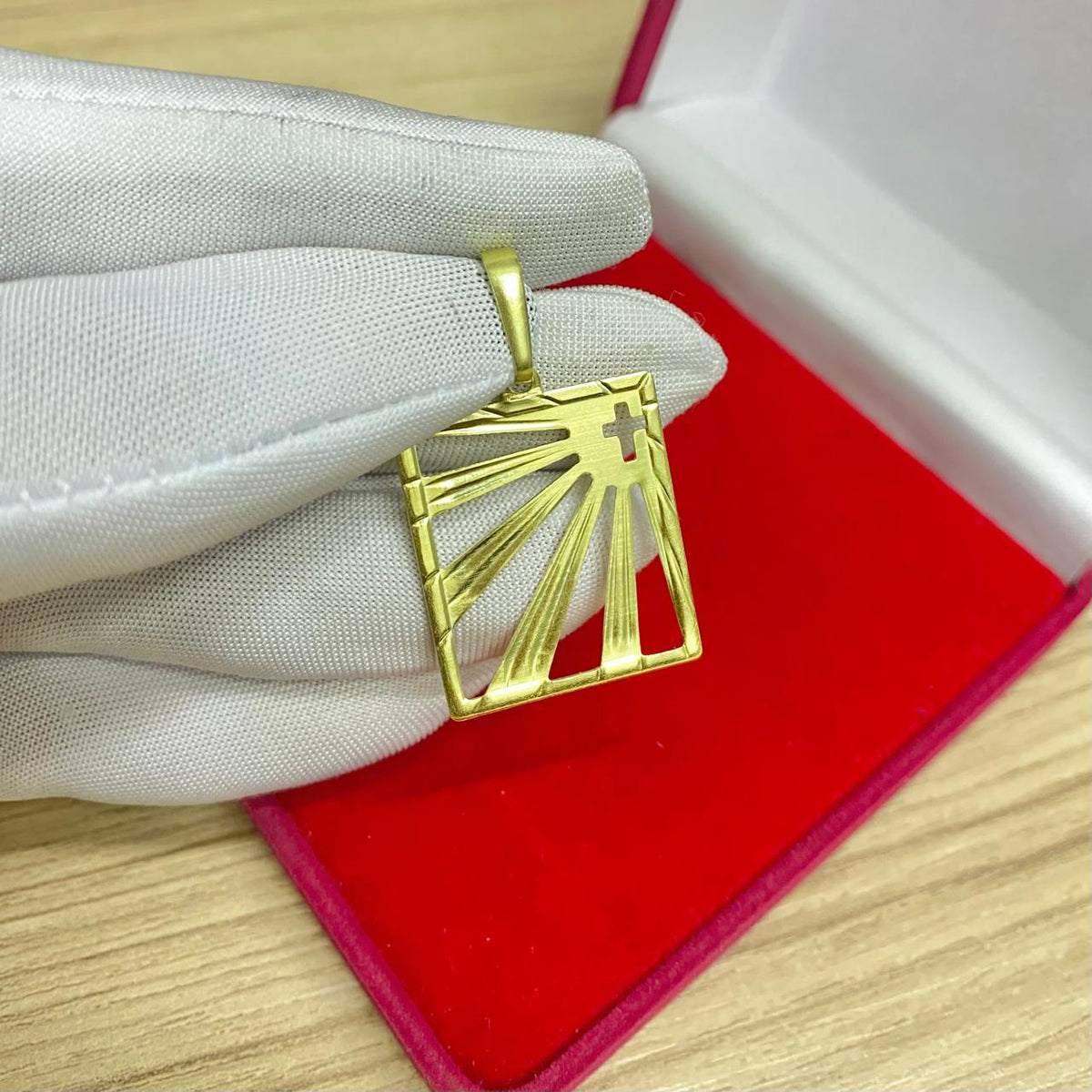 PINGENTE EXPLENDOR CRUZ