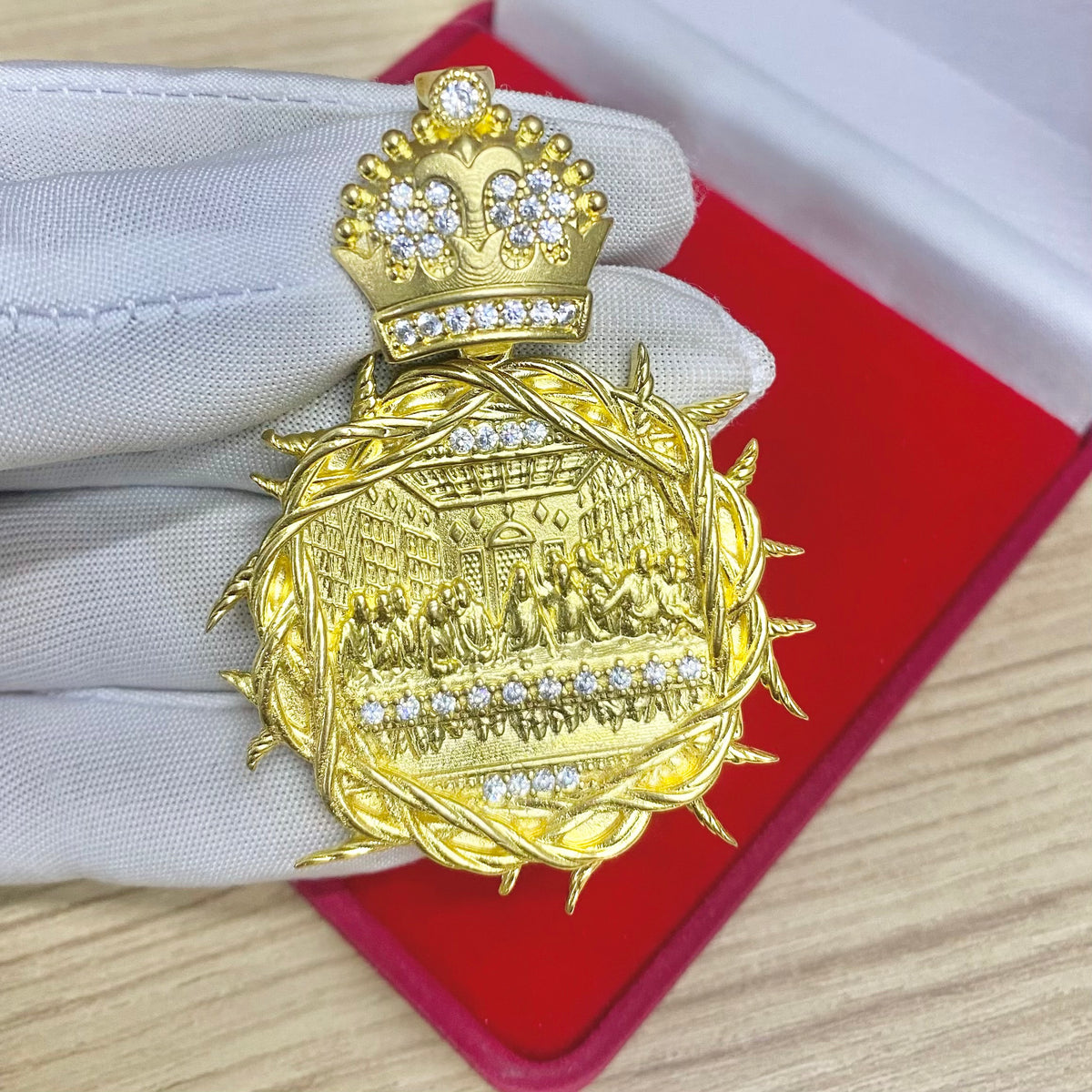 PINGENTE SANTA CEIA  CRAVEJADO