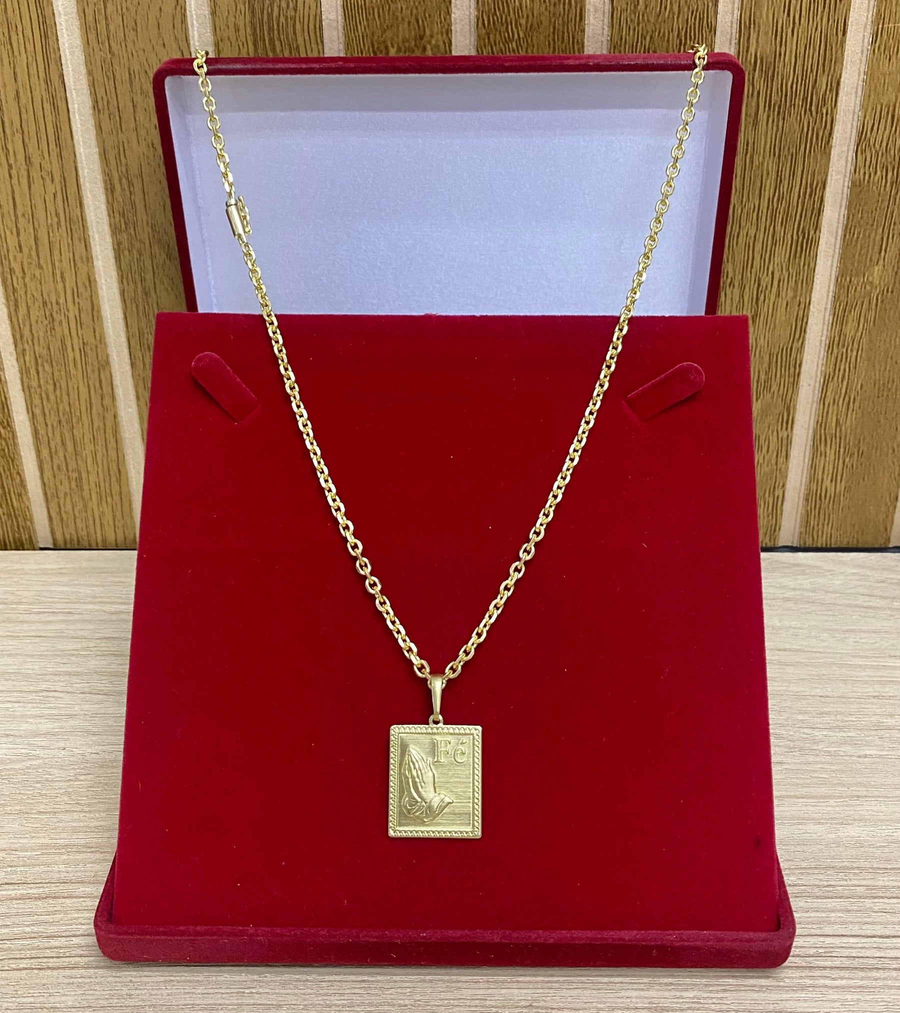 CORRENTE ELO CADEADO QUINA 4MM + PINGENTE BRINDE + PULSEIRA BRINDE