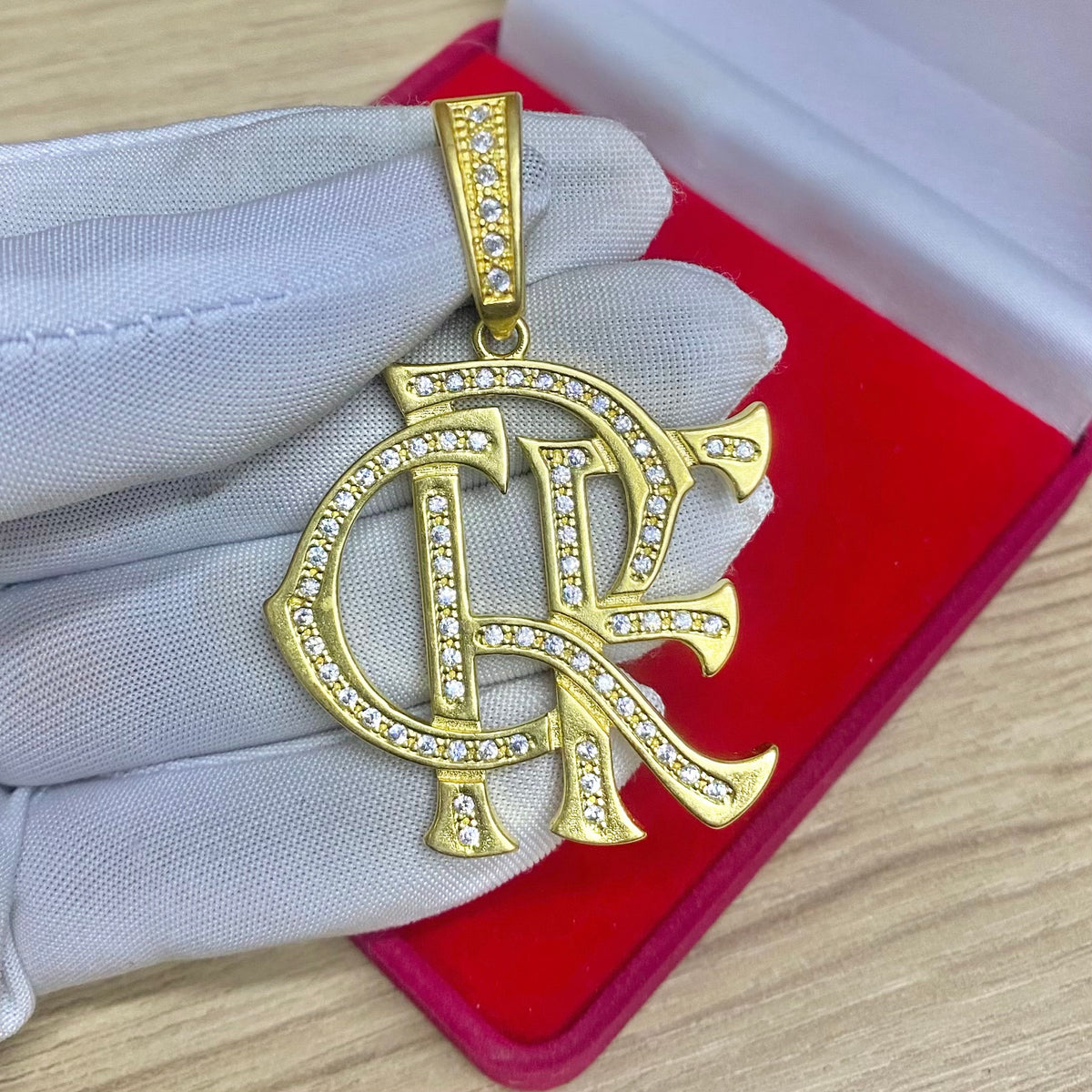 PINGENTE CRF CRAVEJADO