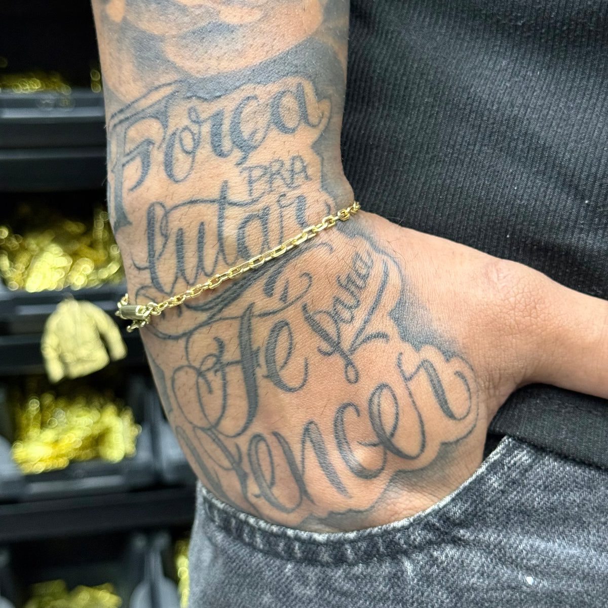 PULSEIRA ELO CADEADO QUINA 2MM