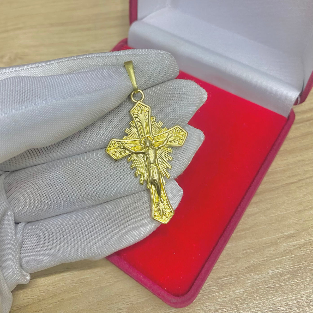 PINGENTE CRUSCIFIXO ALTO RELEVO