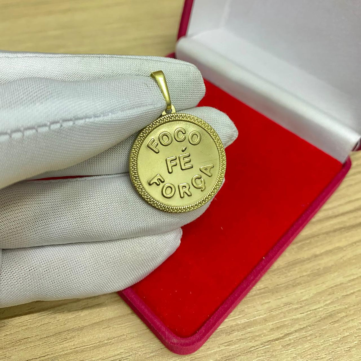 PINGENTE FOCO FÉ FORÇA