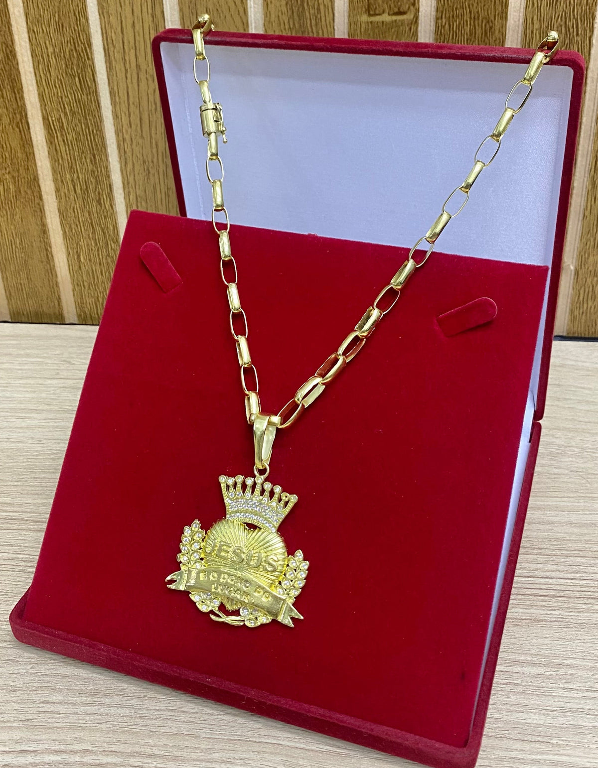 CORRENTE ELO CARTIER BOLEADO 7MM + PINGENTE JESUS É O DONO CRAV