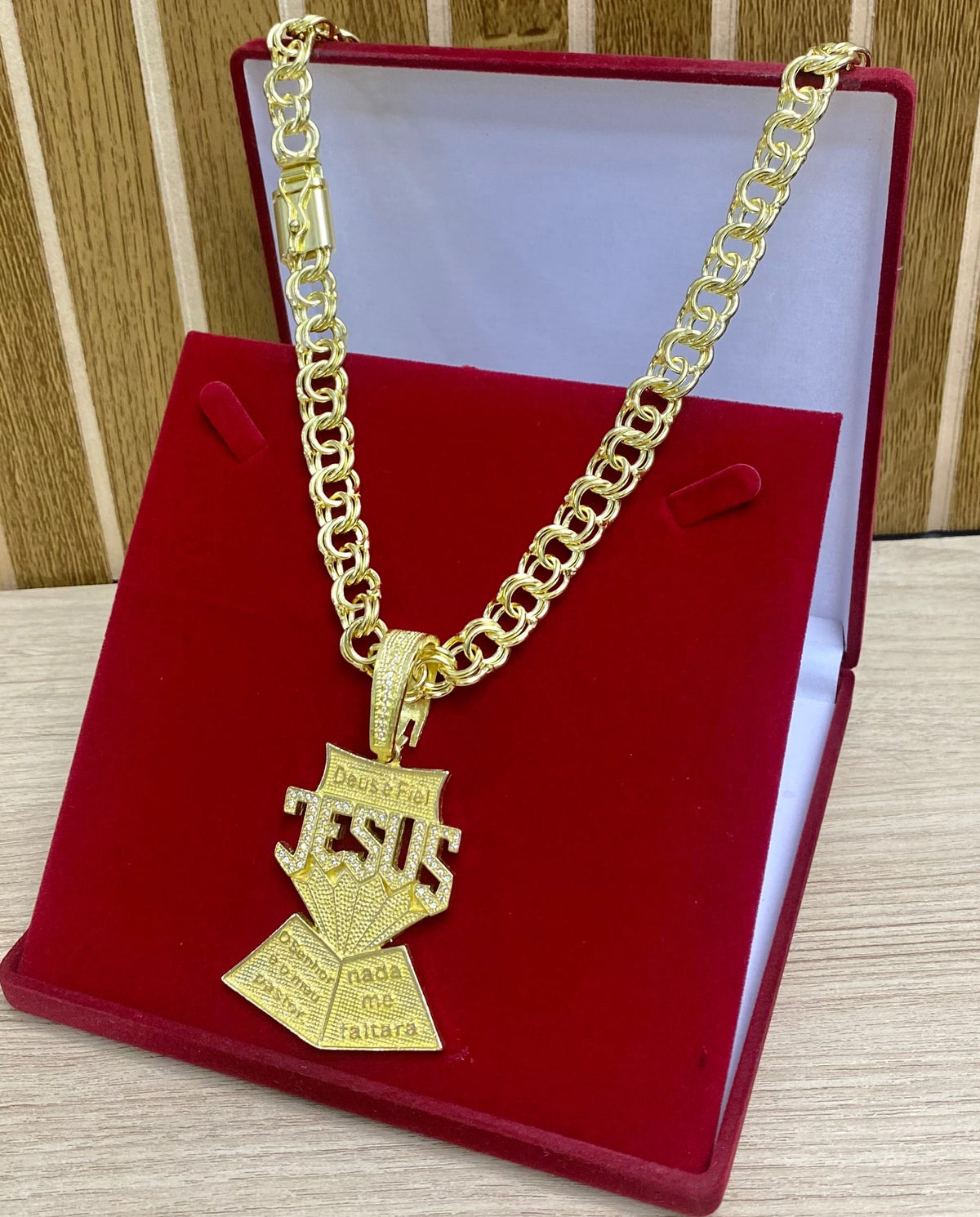 CORRENTE ELO FRISO DUPLO 12MM + PINGENTE JESUS BIBLIA