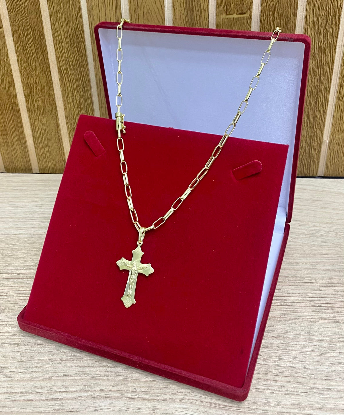 CORRENTE ELO CARTIER RETO 4MM + PINGENTE JESUS NA CRUZ