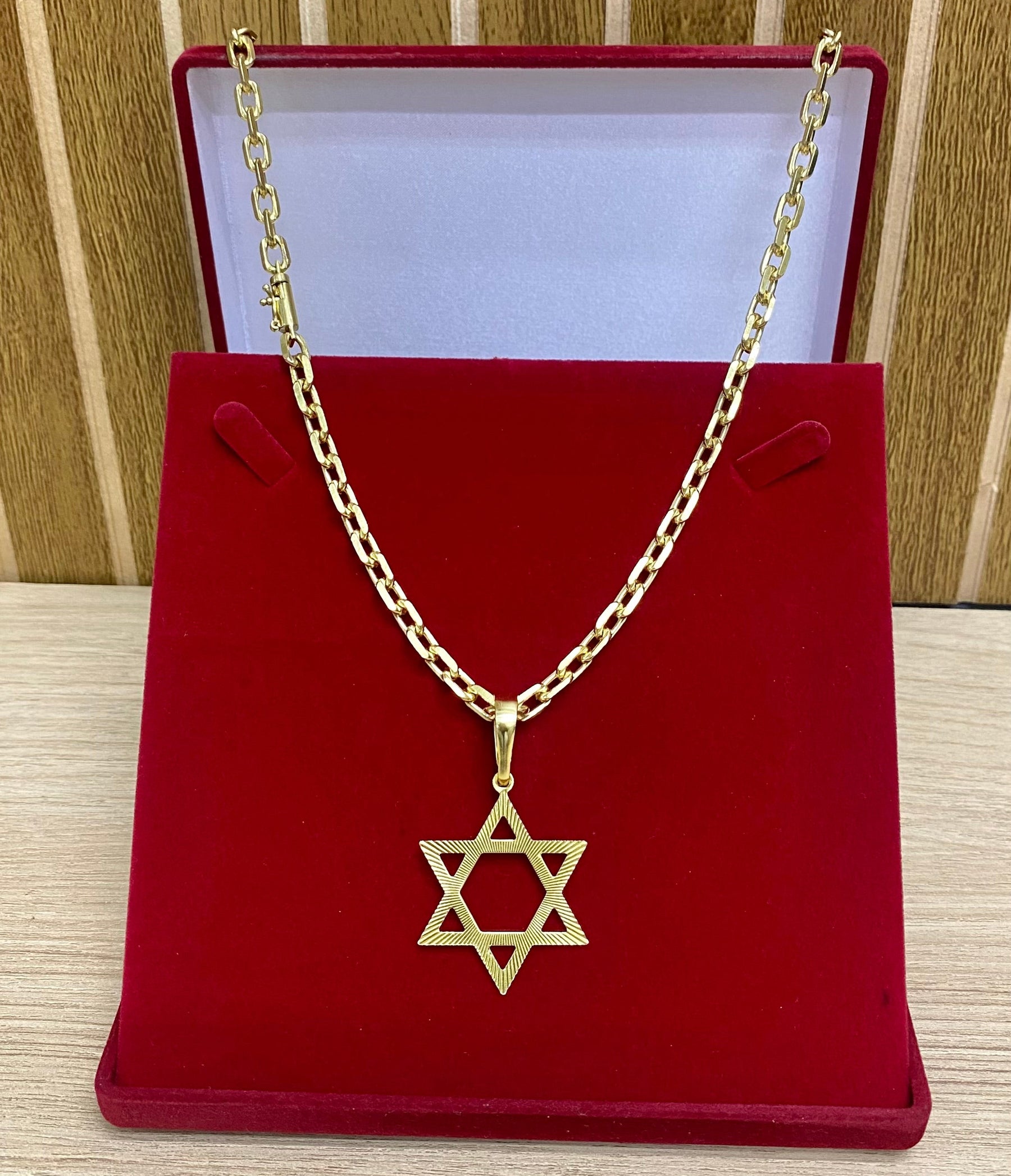 CORRENTE ELO CADEADO QUINA 8MM + PINGENTE BRINDE + PULSEIRA BRINDE