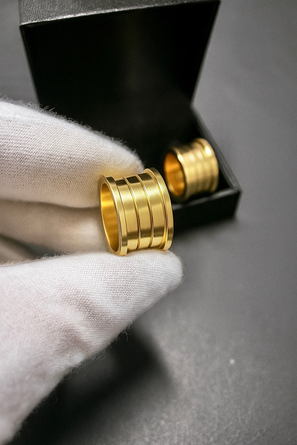 PAR DE ALIANÇAS MOD BULGARIA 3 FRISOS 14MM